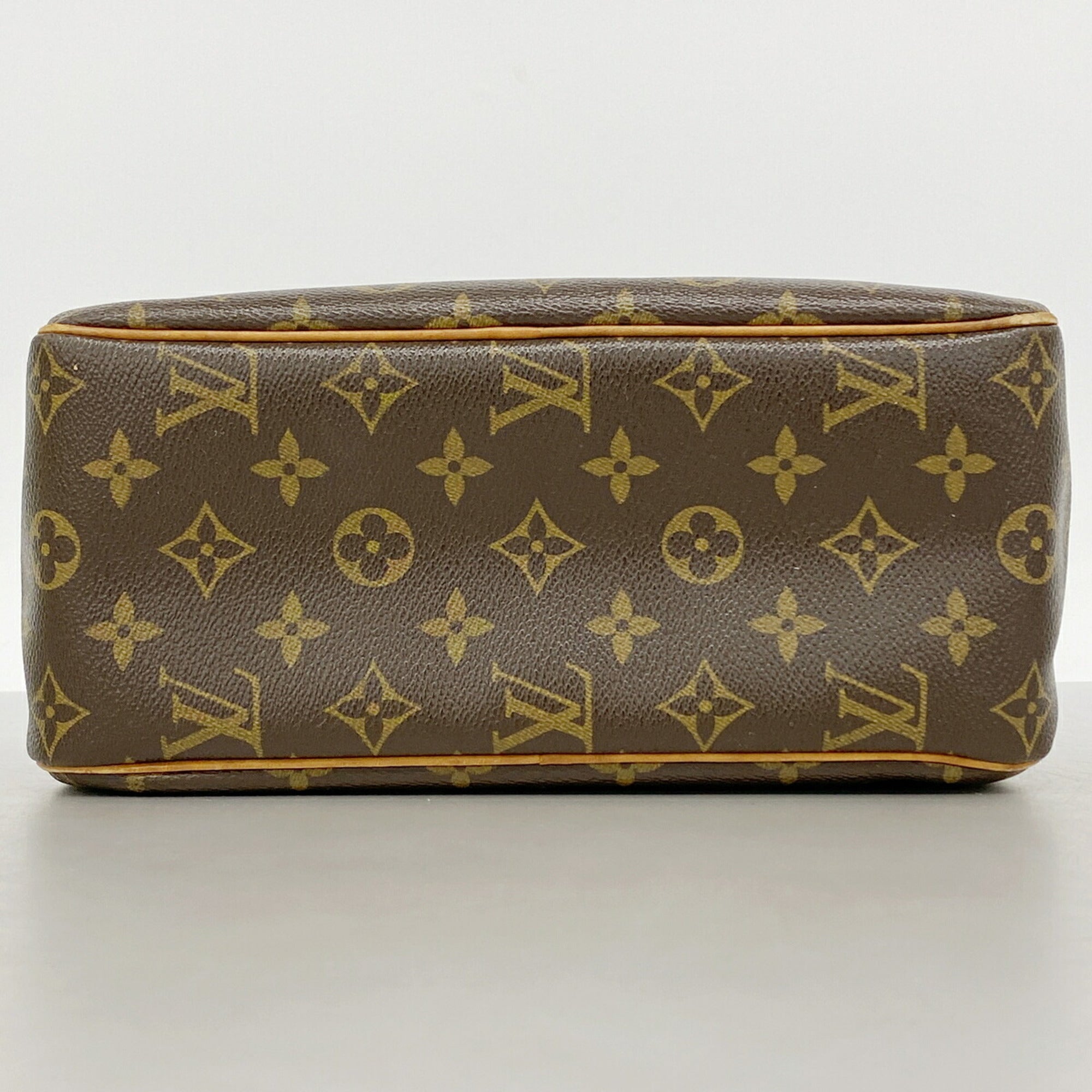 Louis Vuitton Brown Shoulder Bag (Pre-Owned)