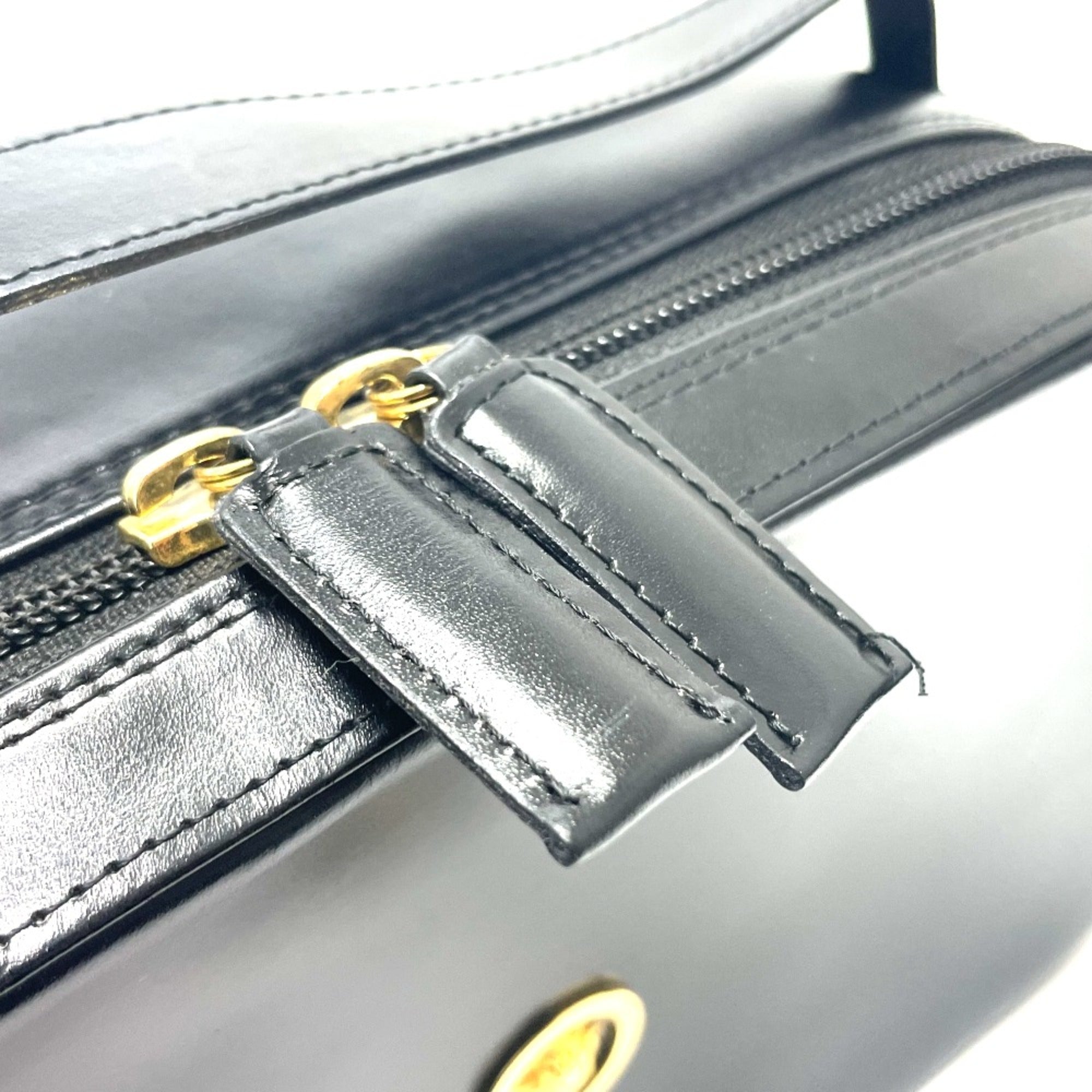 Versace Black Leather Handbag (Pre-Owned)