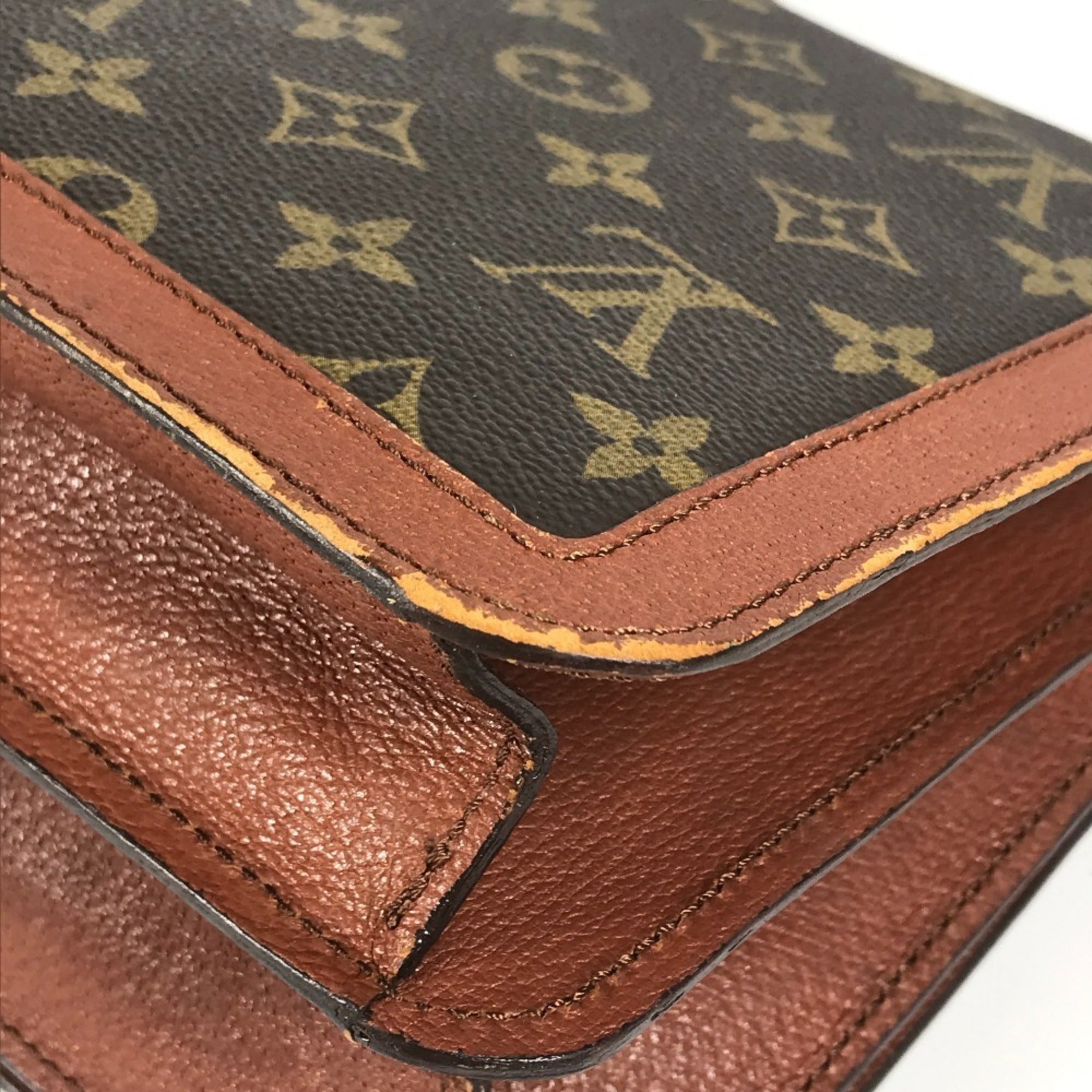 Louis Vuitton Brown Monogram Canvas Pochette Shoulder Bag (Pre-Owned)