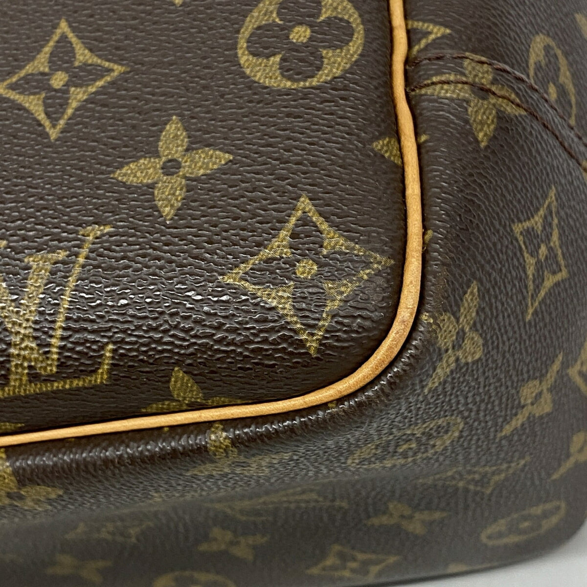 Louis Vuitton Brown Handbag (Pre-Owned)