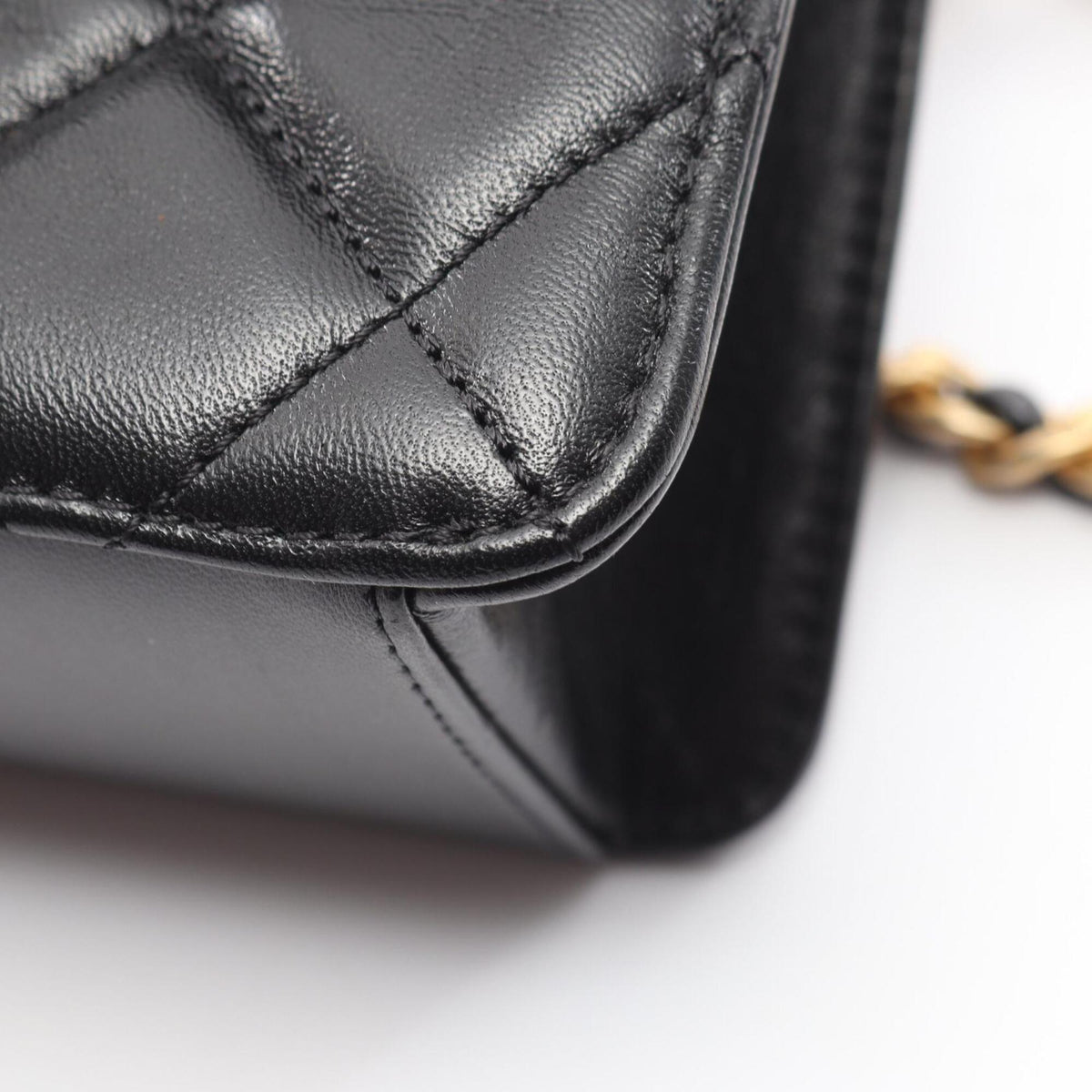 Chanel Black Leather Handbag Shoulder Bag (Pre-Owned)