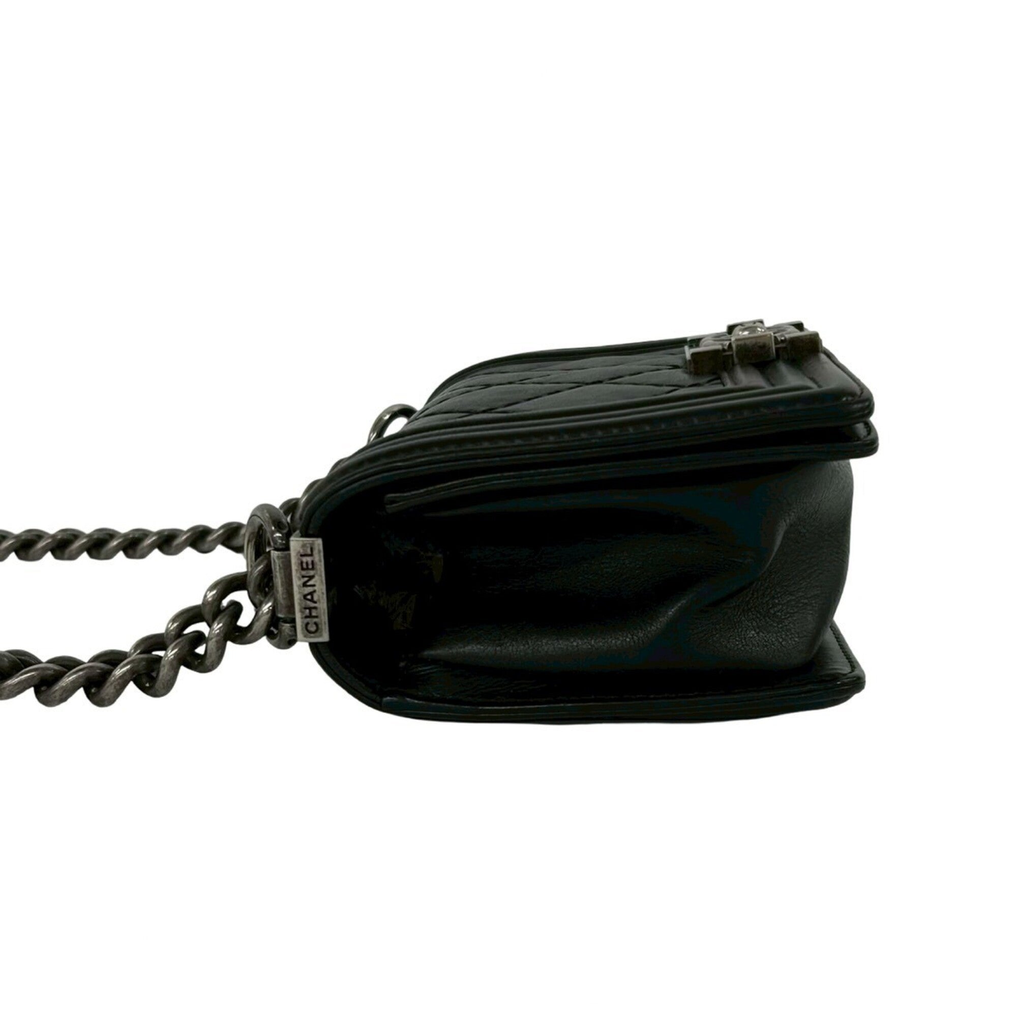Chanel Black Leather Shoulder Bag (Pre-Owned)
