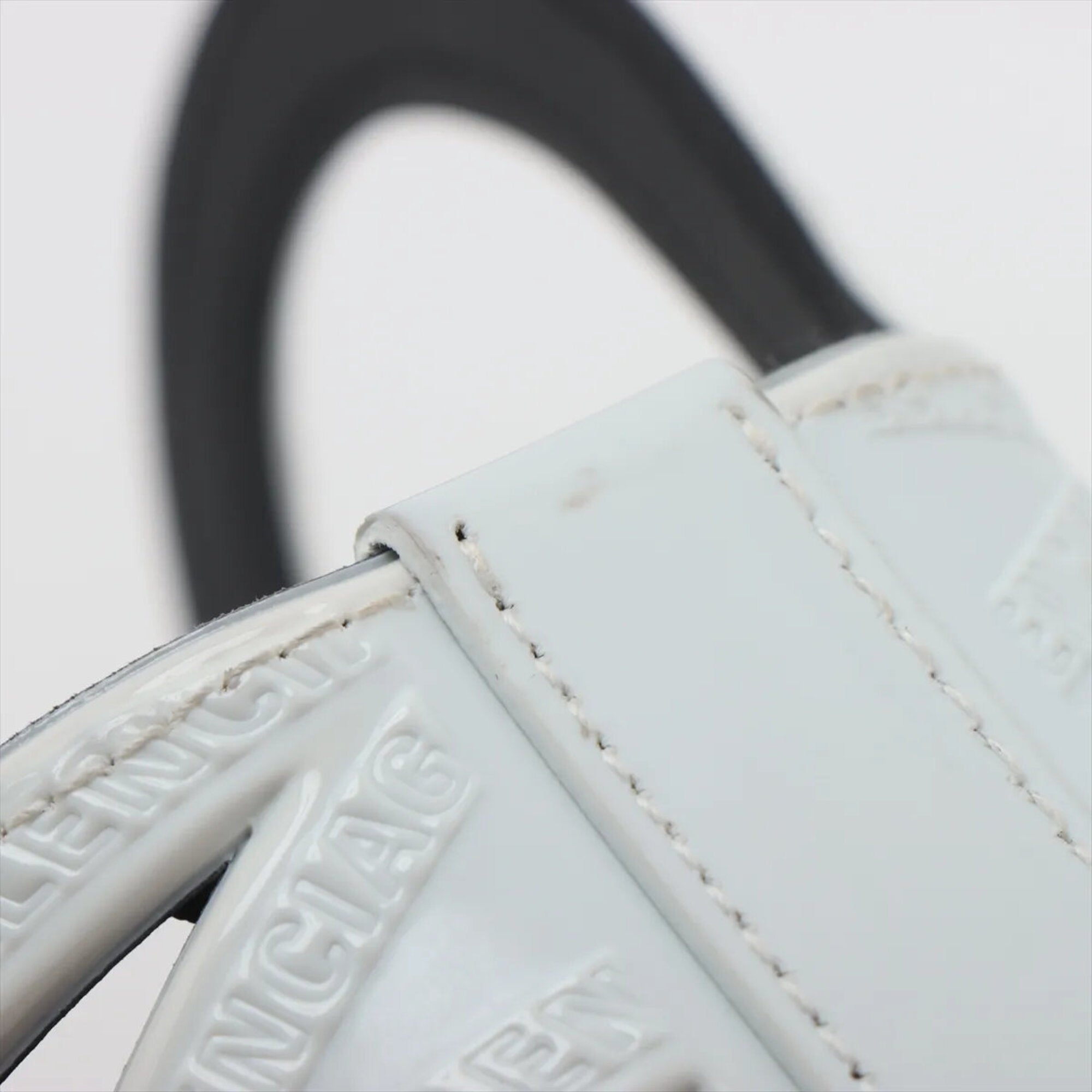 Balenciaga White Leather Basket Handbag Shoulder Bag (Pre-Owned)