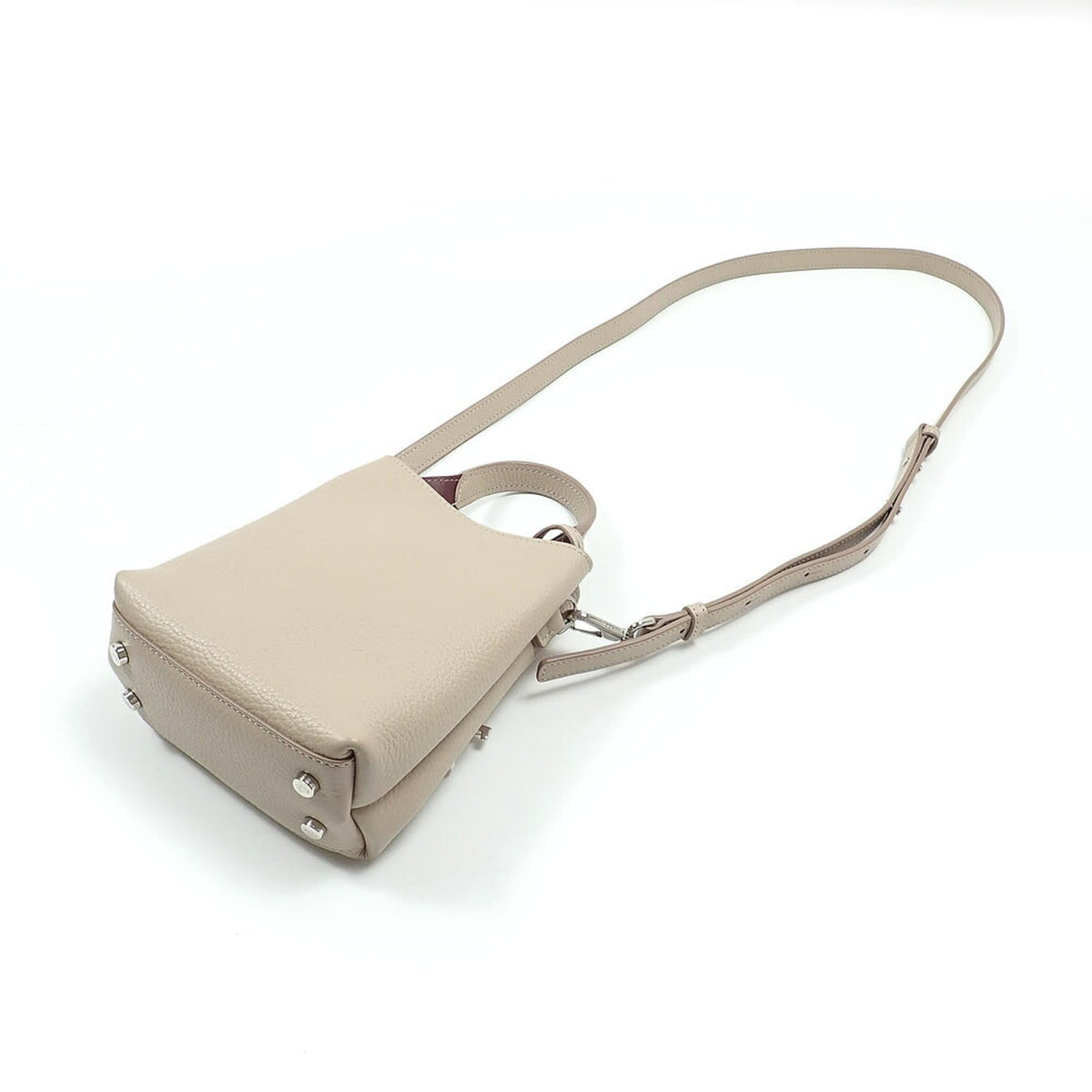 Tod's Beige Leather Shoulder Bag (Pre-Owned)