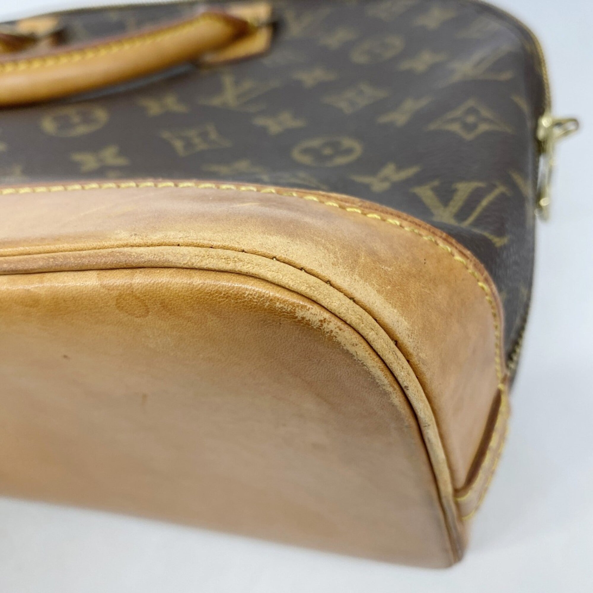 Louis Vuitton Brown Handbag (Pre-Owned)