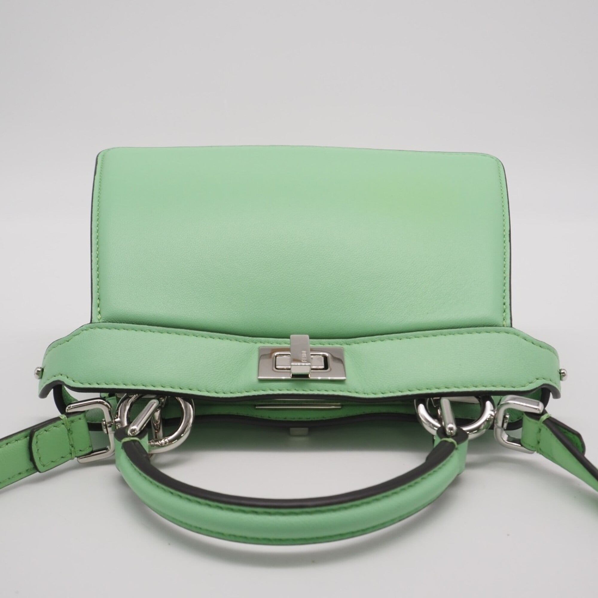 Fendi Peekaboo Green Leather Handbag (Pre-Owned)