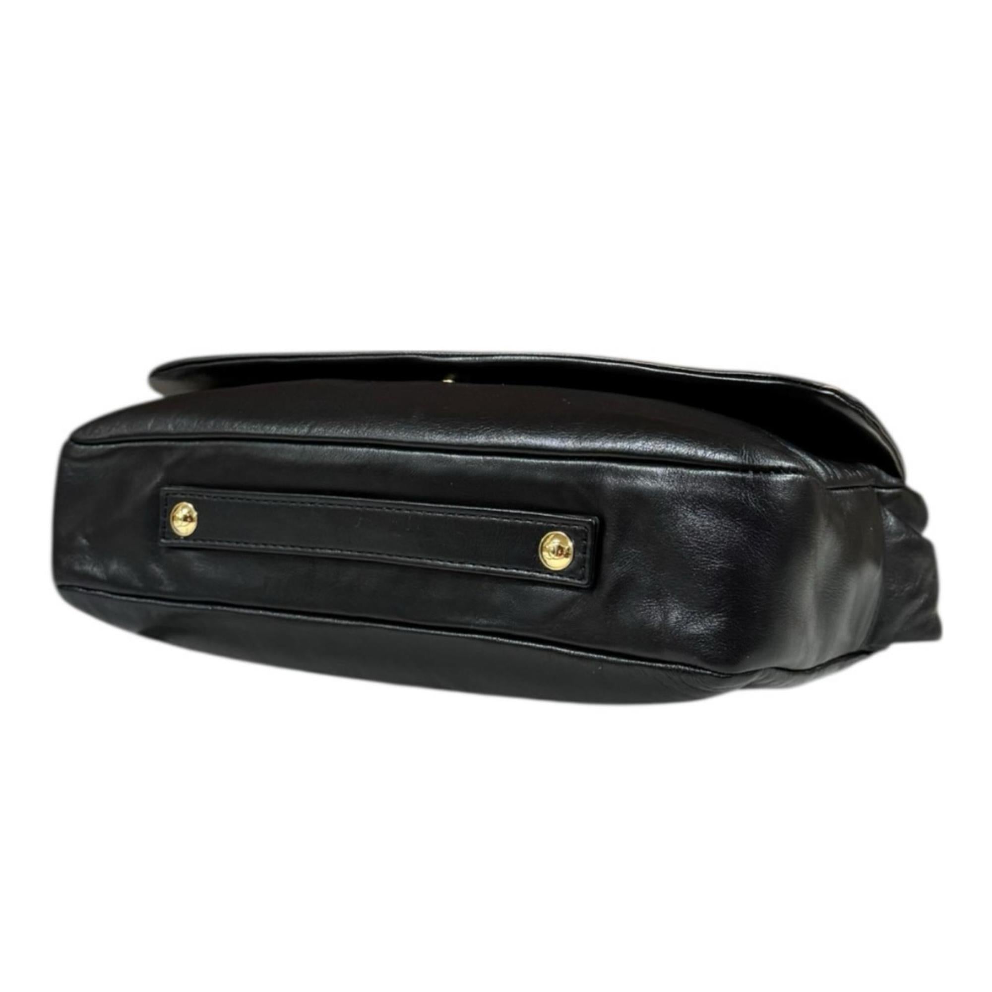 Chanel Black Leather Shoulder Bag (Pre-Owned)