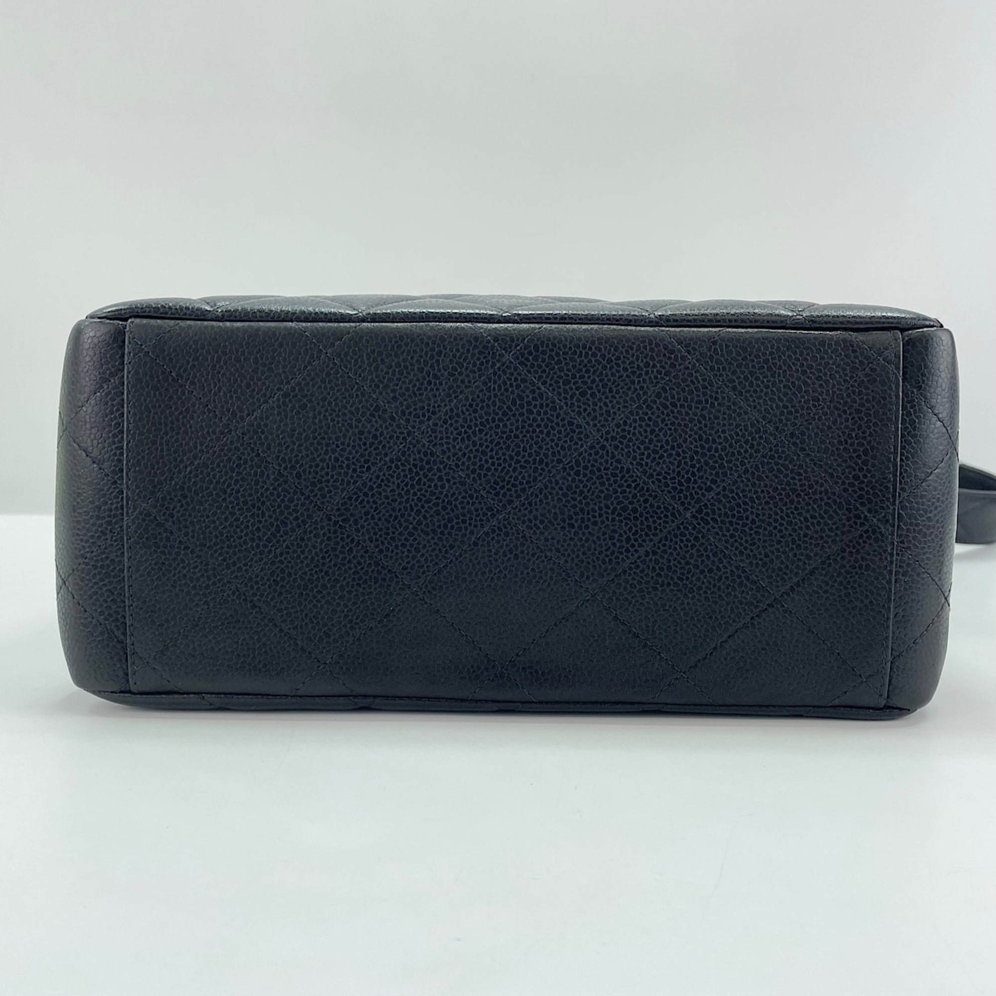 Chanel Black Shoulder Bag (Pre-Owned)