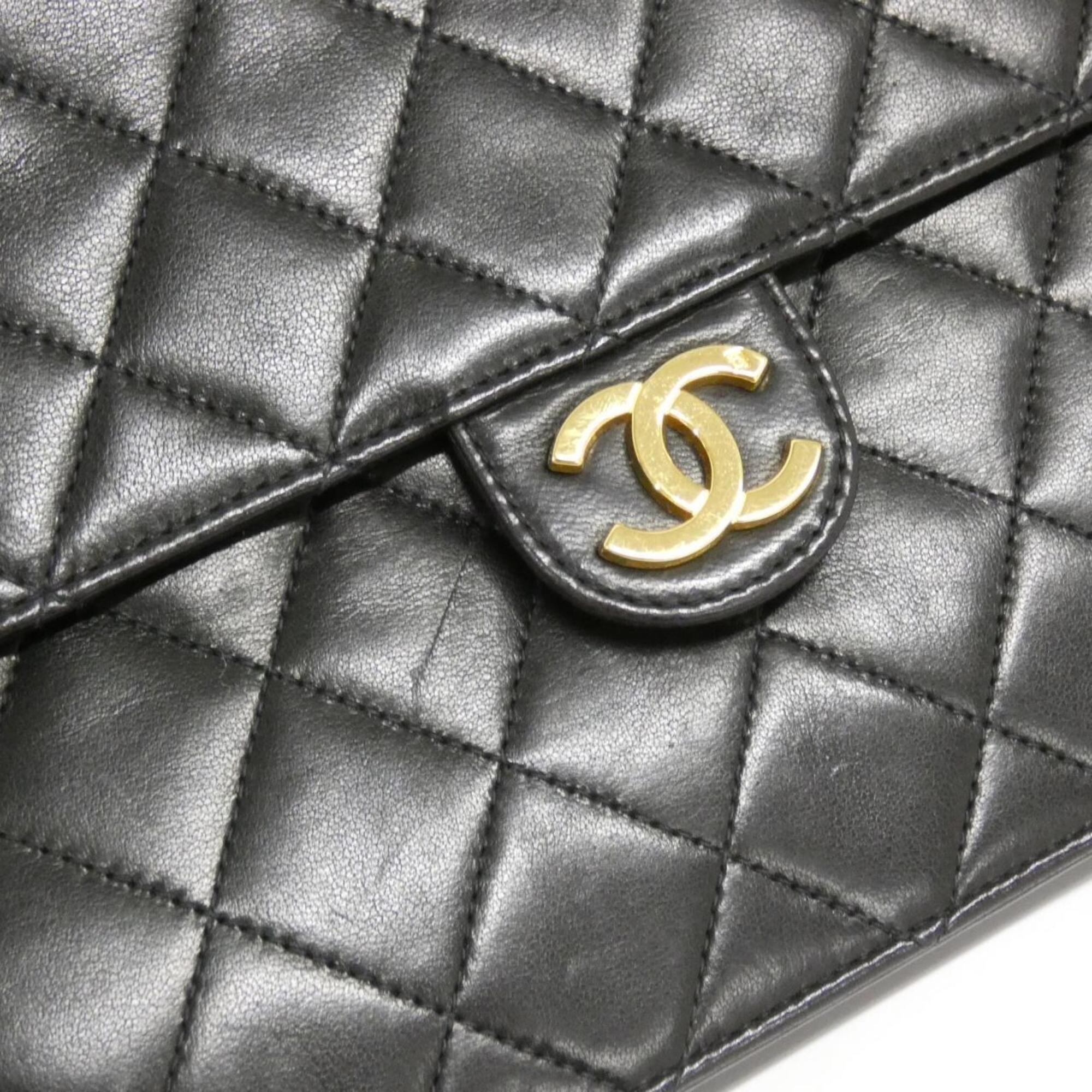 Chanel Black Leather Shoulder Bag (Pre-Owned)