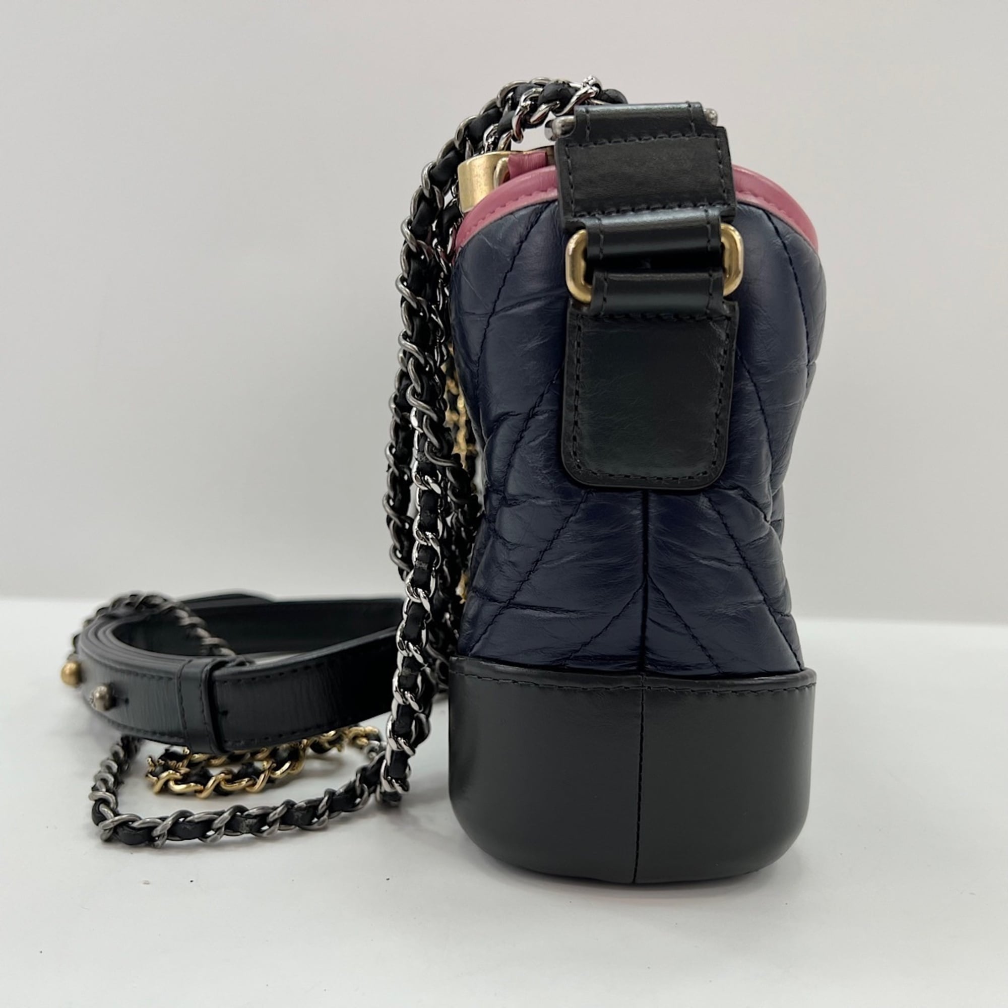 Chanel Navy Leather Shoulder Bag (Pre-Owned)