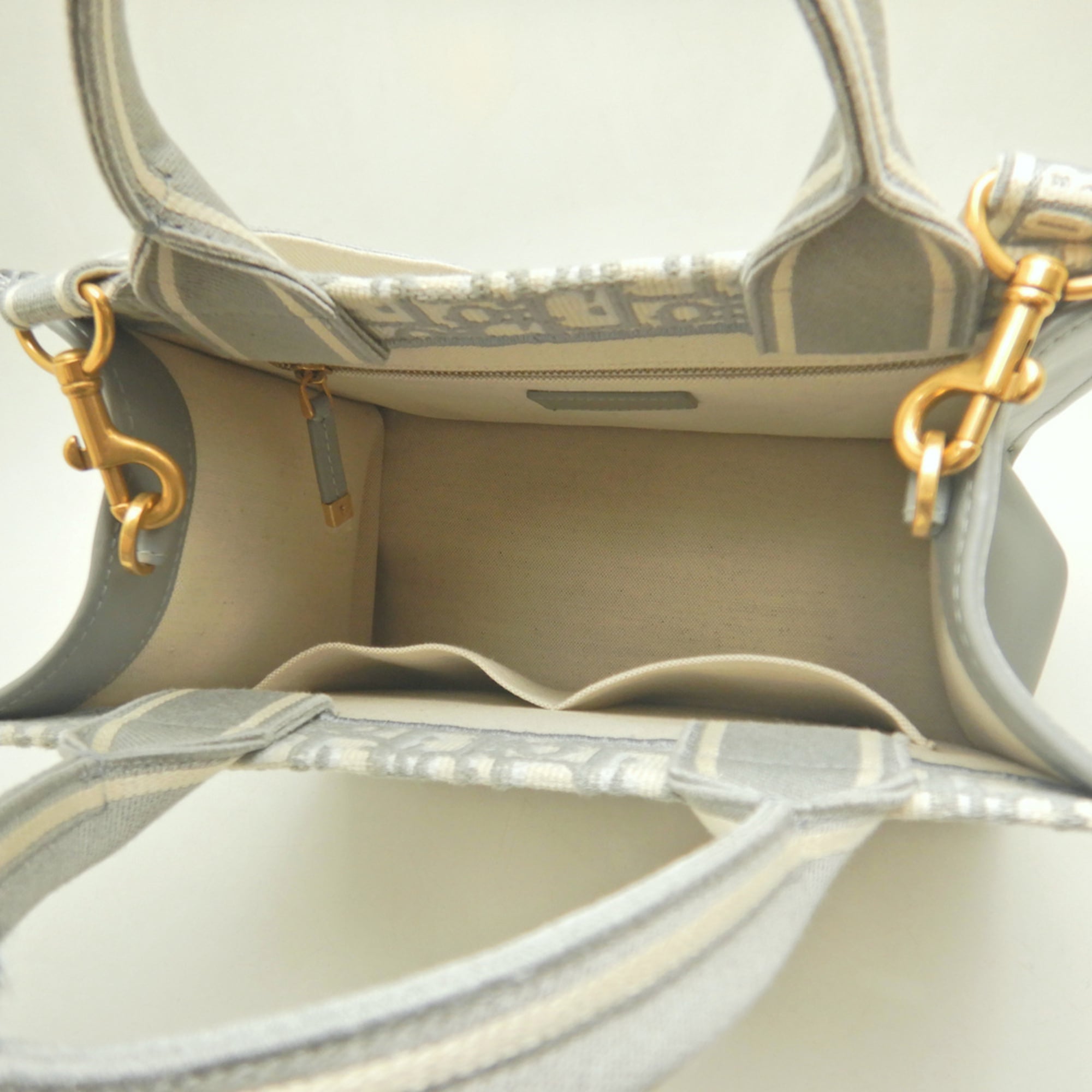 Christian Dior Gray Leather Tote Bag (Pre-Owned)