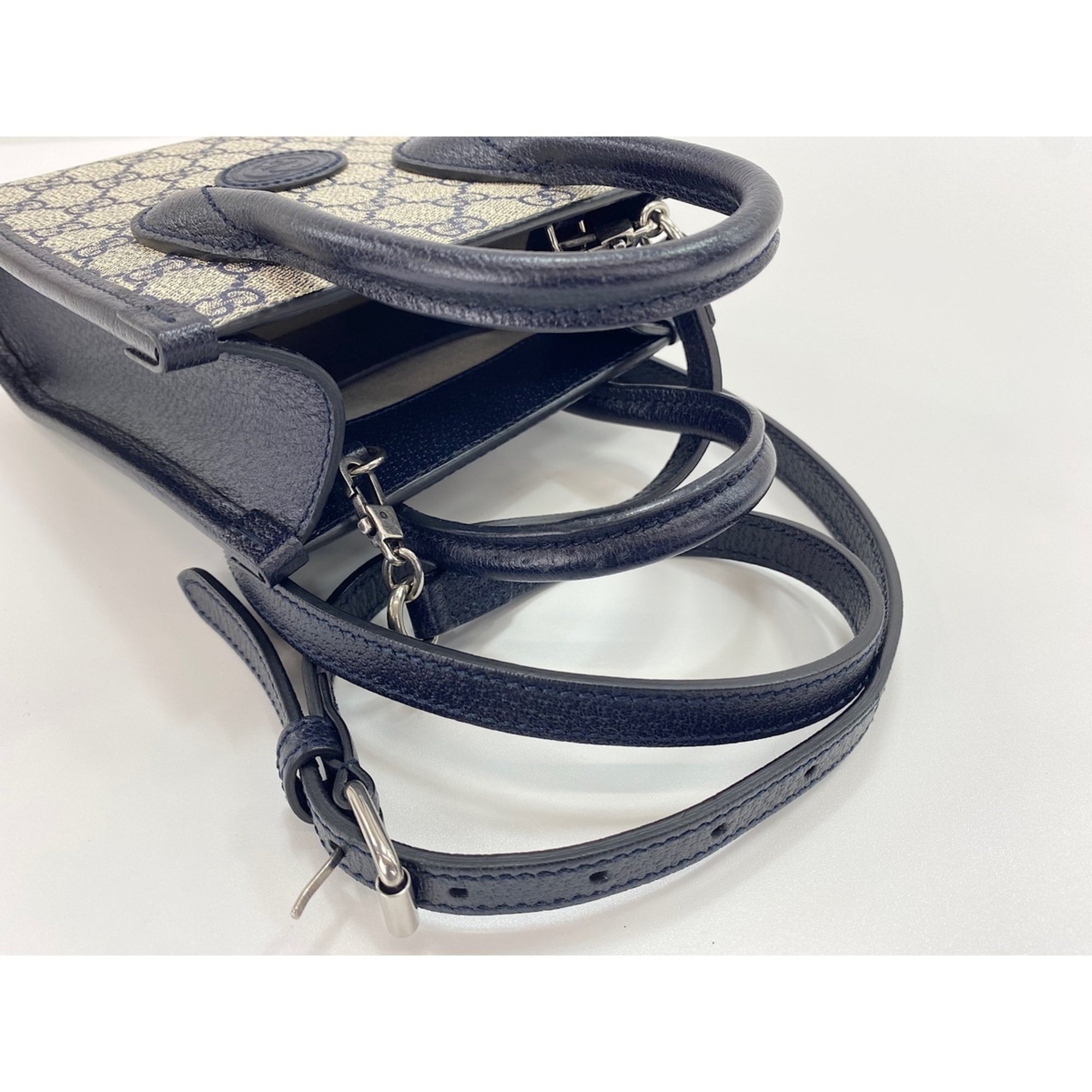 Gucci Beige Shoulder Bag (Pre-Owned)