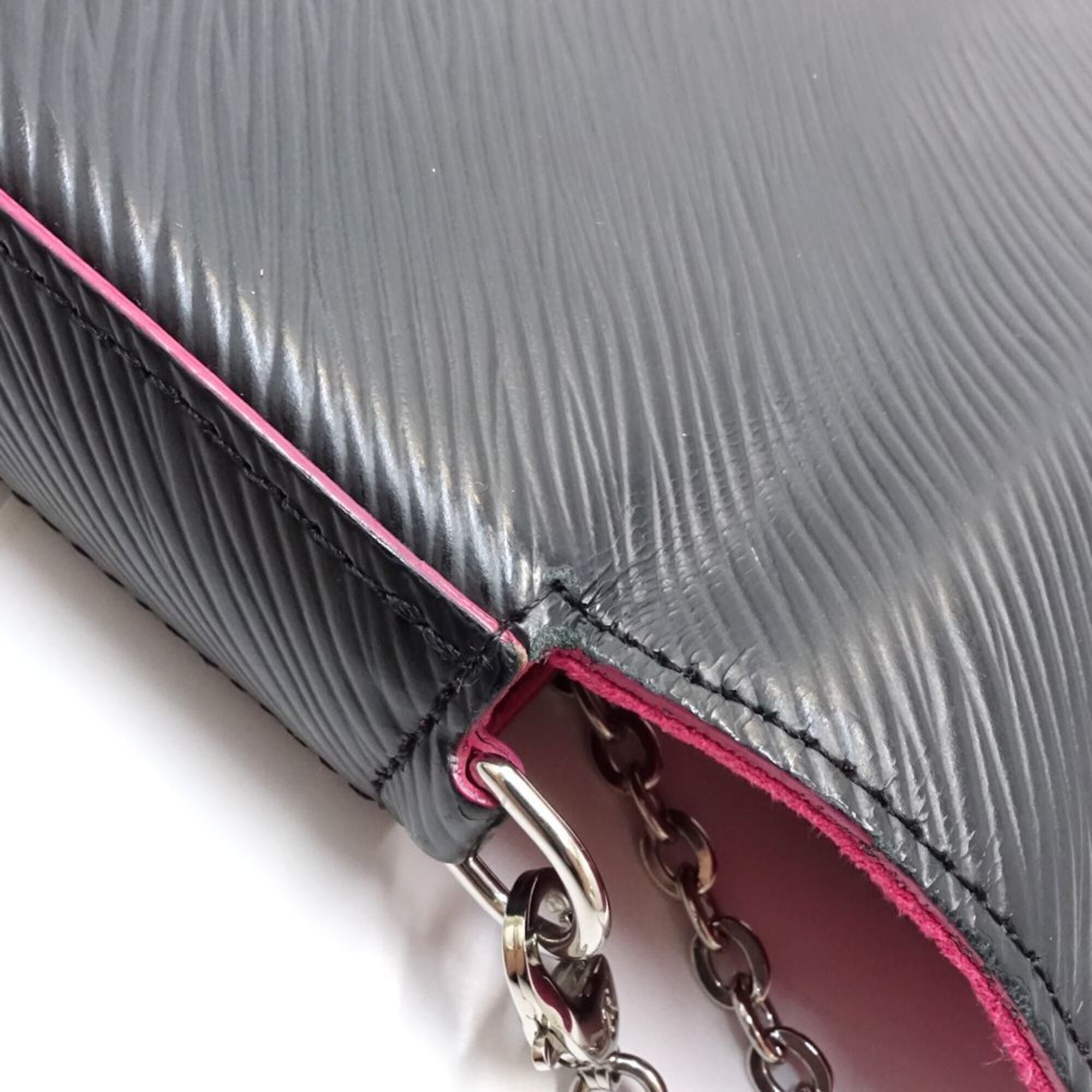 Louis Vuitton Epi Hot Pink Noir Epi Leather Pochette (Pre-Owned)