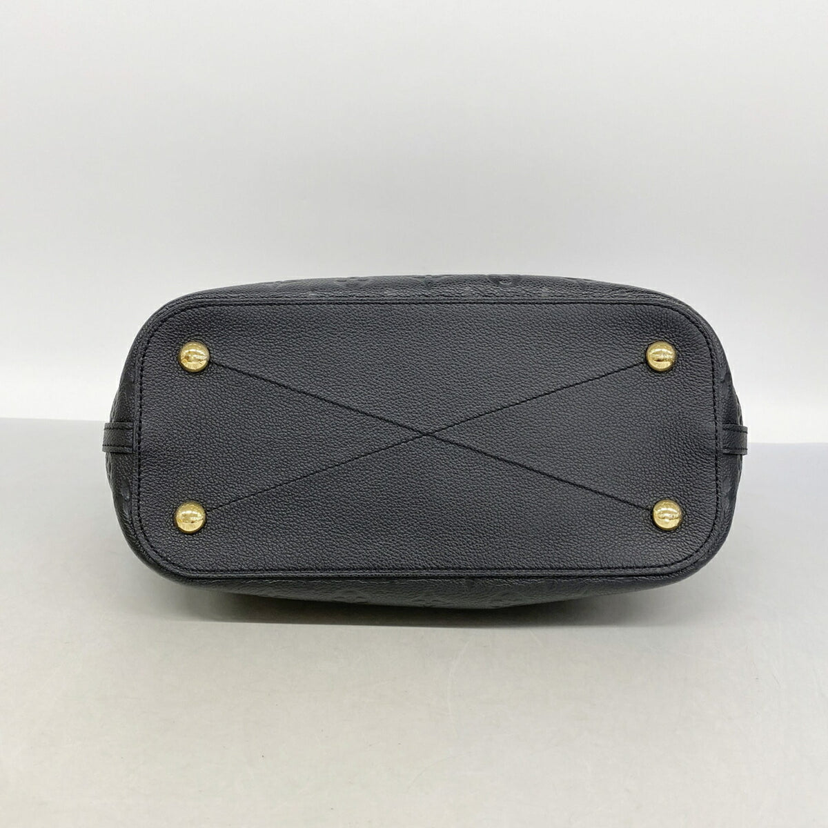 Louis Vuitton Noir Handbag (Pre-Owned)