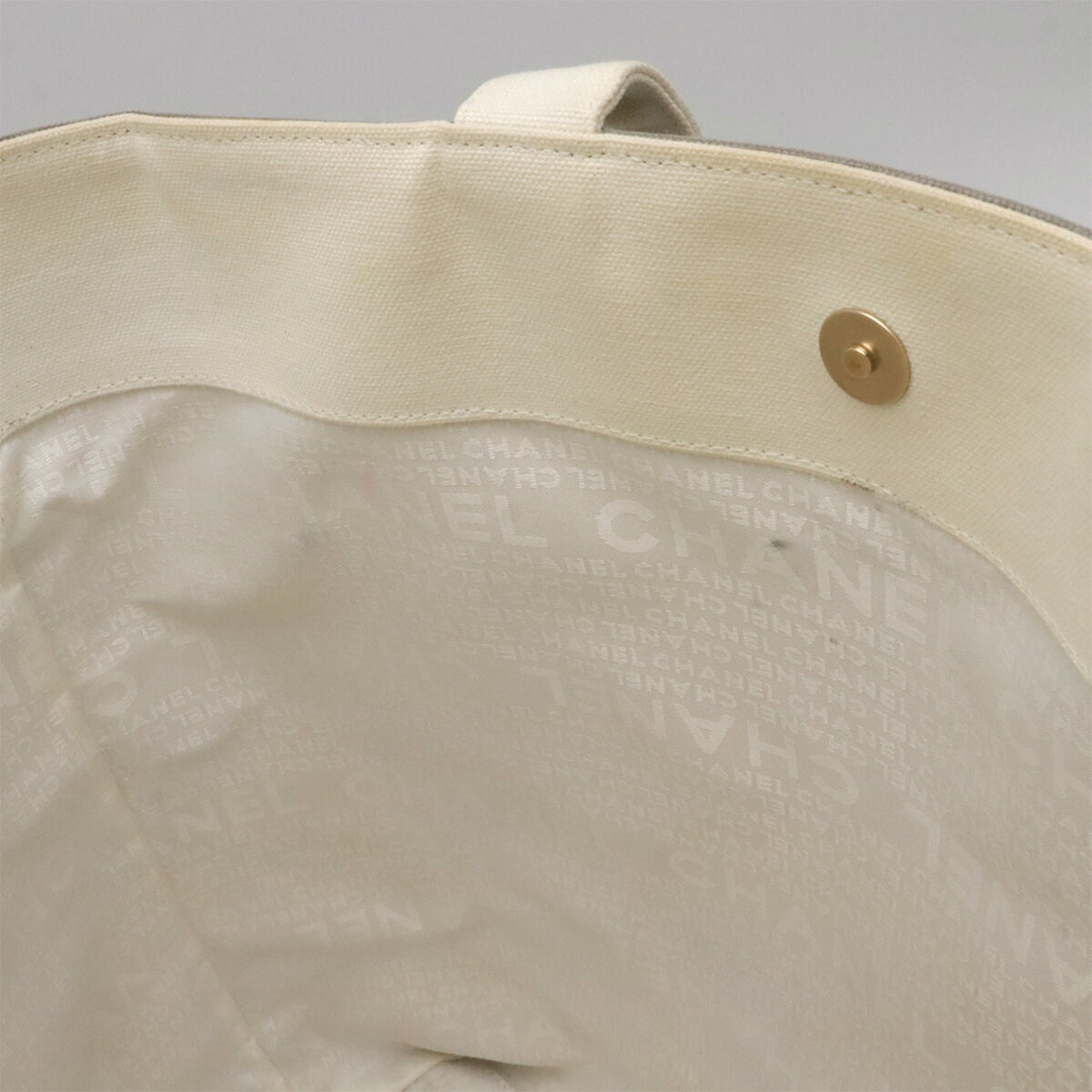 Chanel Gray Ivory Canvas Tote Bag (Pre-Owned)