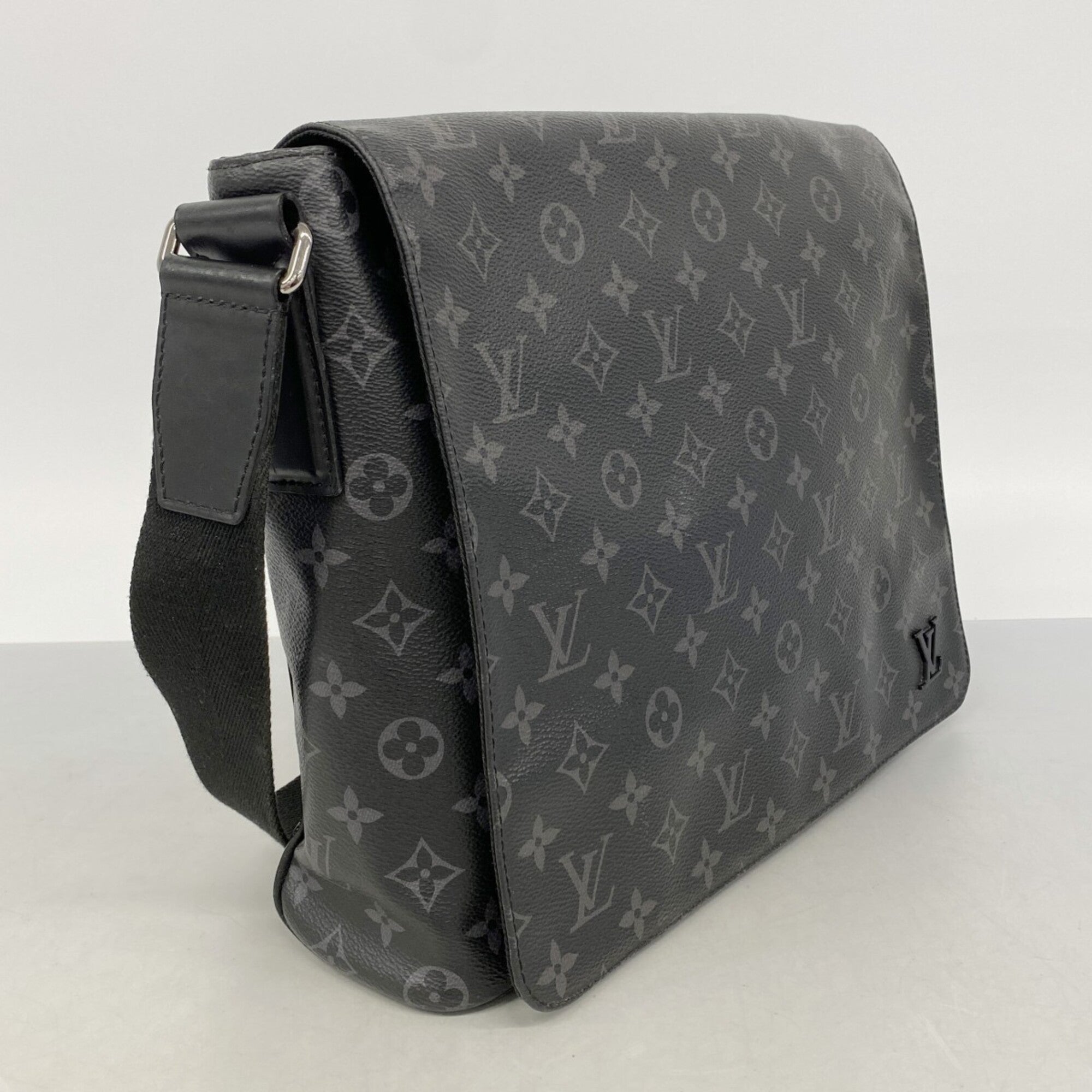 Louis Vuitton Black Shoulder Bag (Pre-Owned)