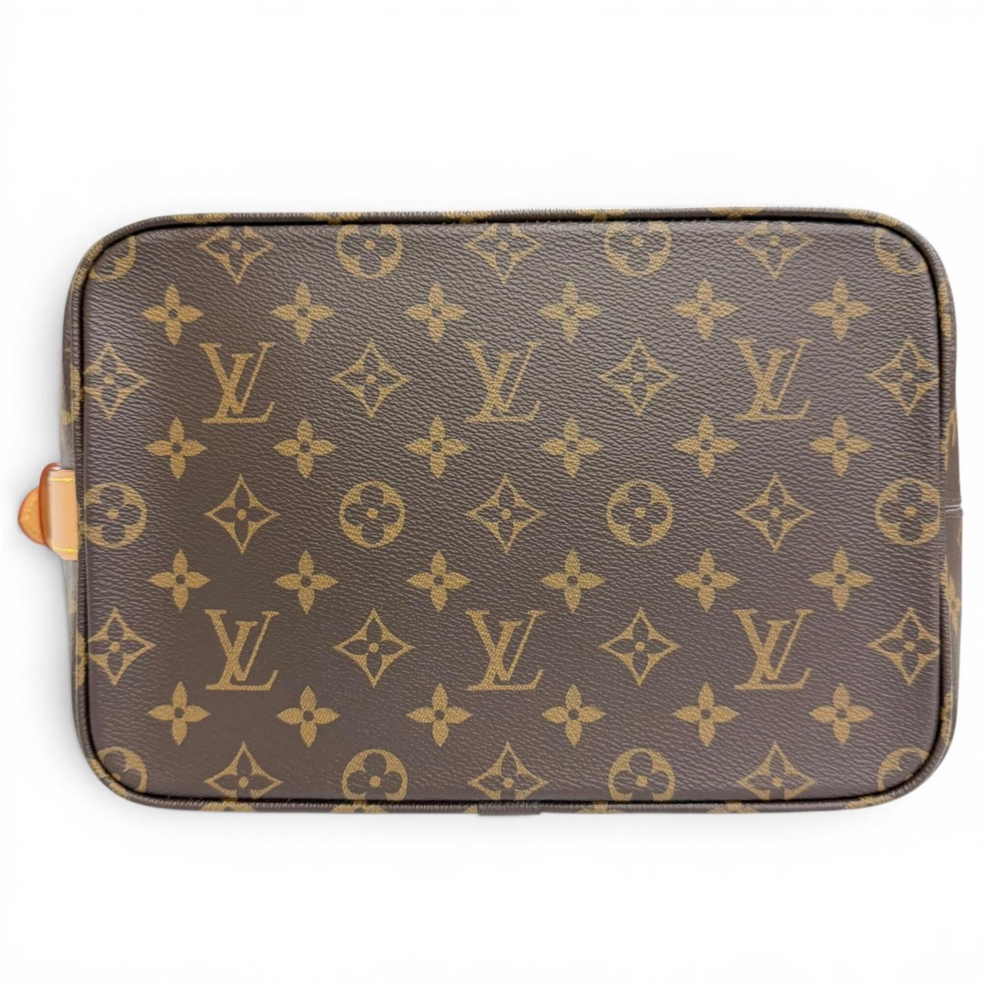 Louis Vuitton Brown Leather Pouch Shoulder Bag (Pre-Owned)