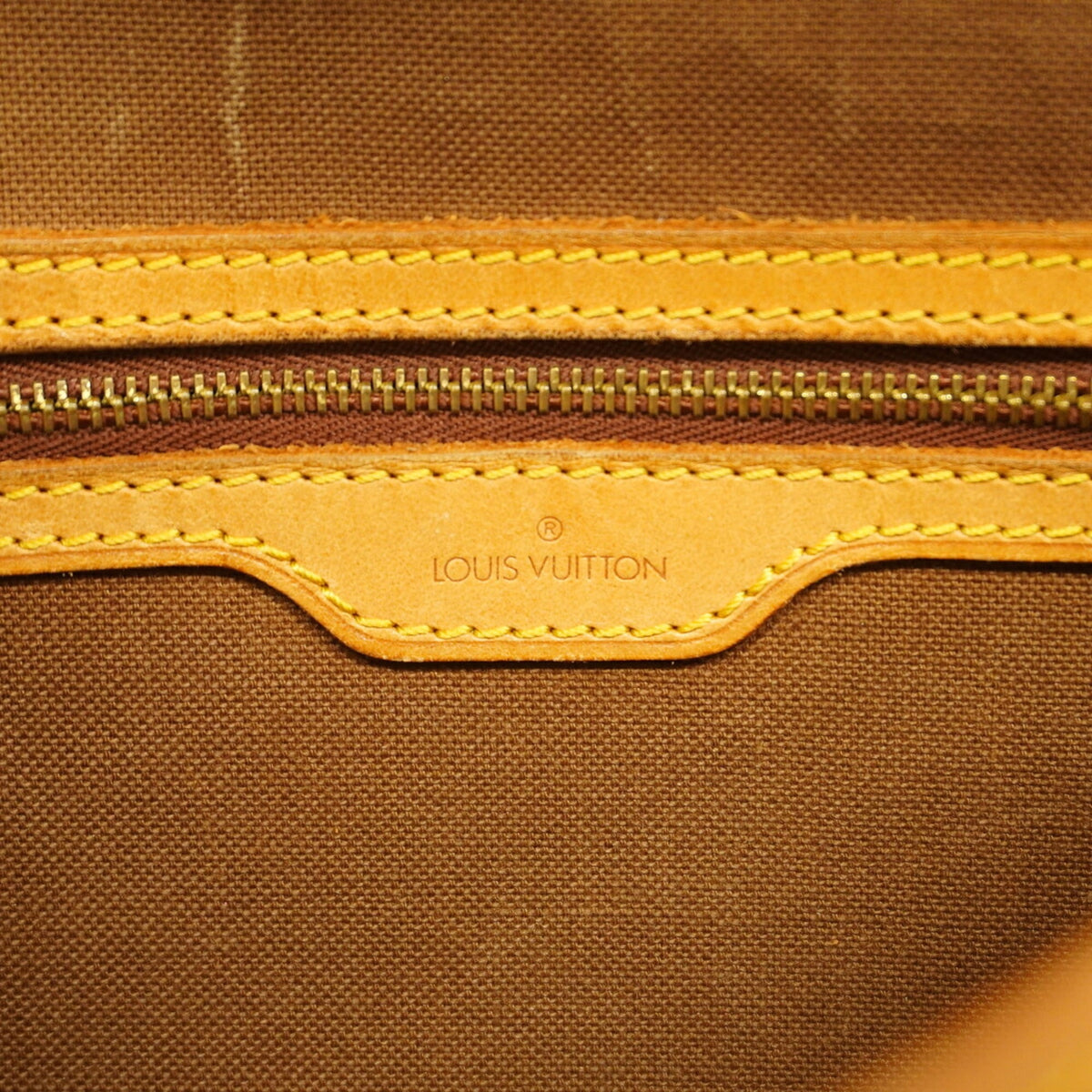 Louis Vuitton Brown Shoulder Bag (Pre-Owned)