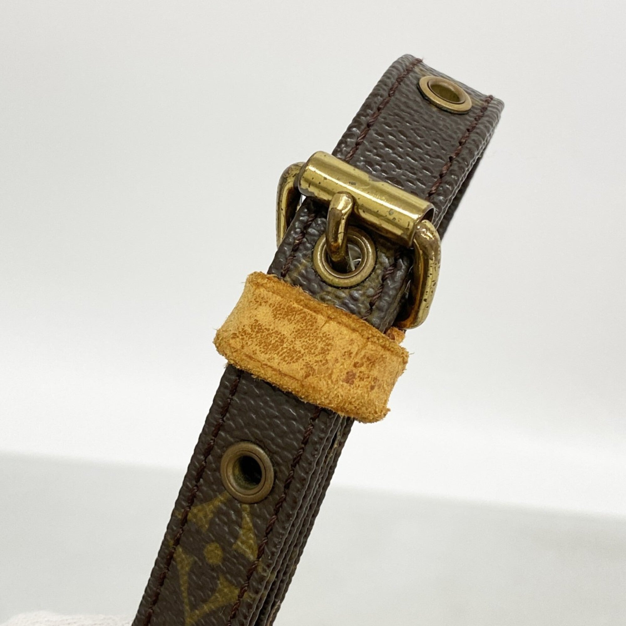 Louis Vuitton Brown Shoulder Bag (Pre-Owned)