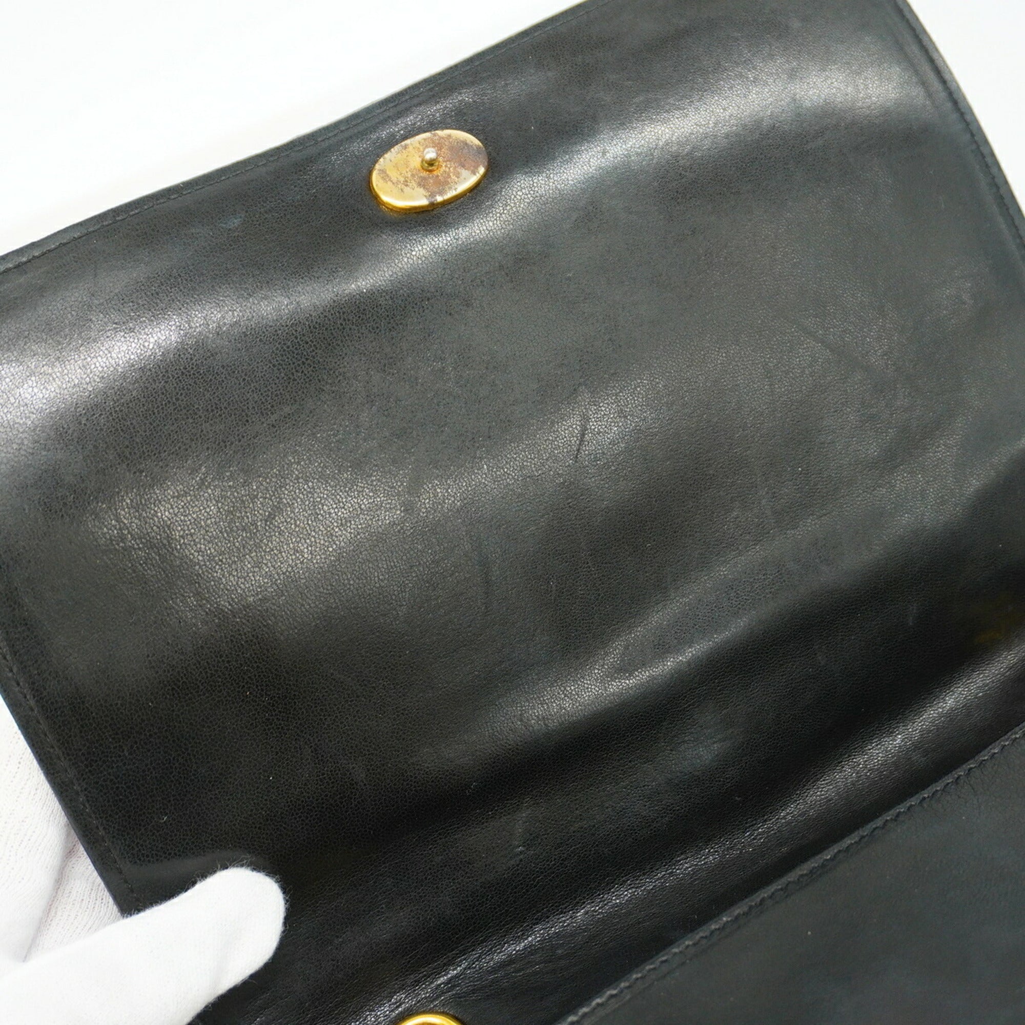 Chanel Black Leather Shoulder Bag (Pre-Owned)