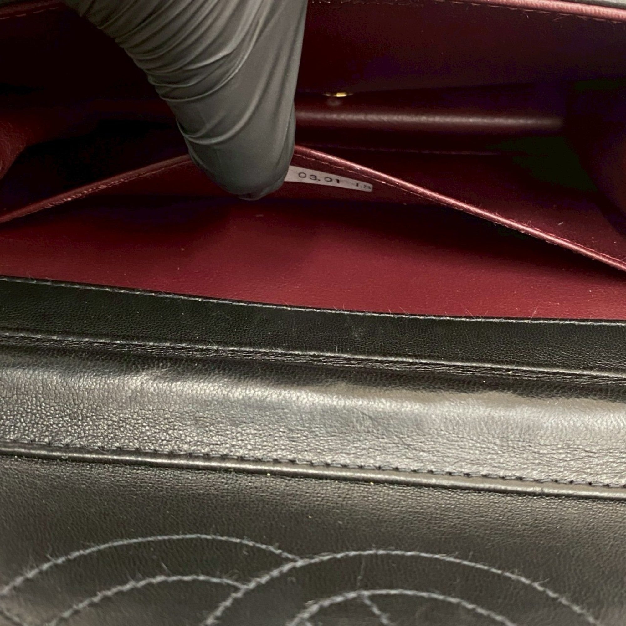 Chanel Black Leather Pochette Shoulder Bag (Pre-Owned)