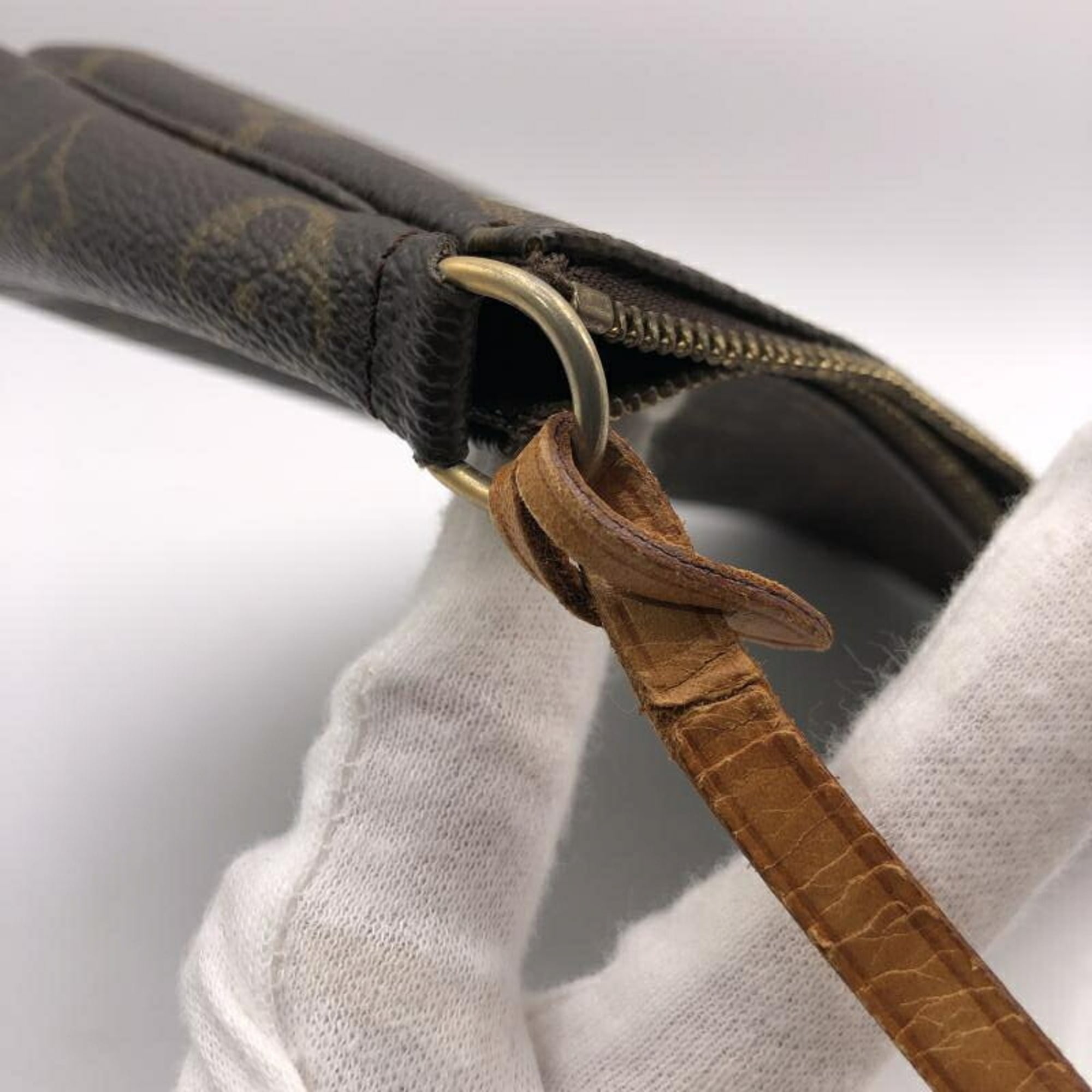 Louis Vuitton Brown Handbag Pochette (Pre-Owned)