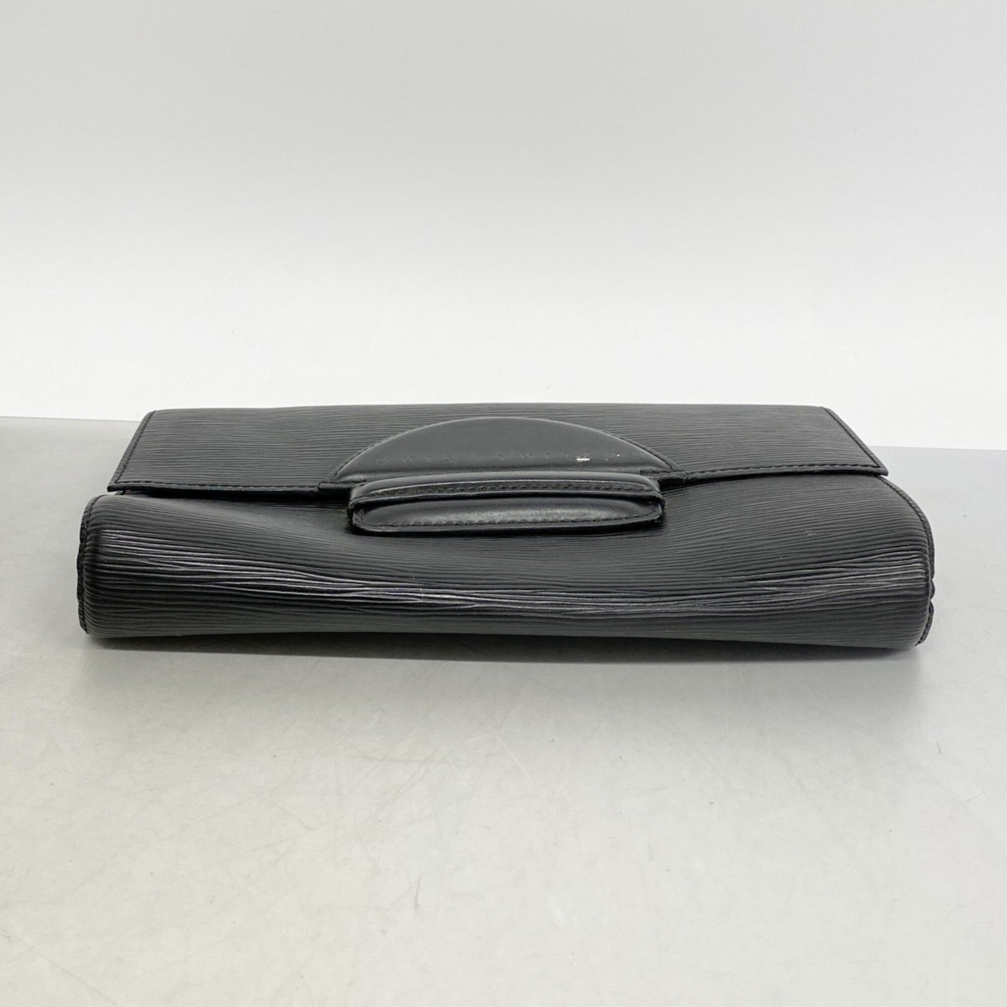 Louis Vuitton Noir Clutch Bag (Pre-Owned)