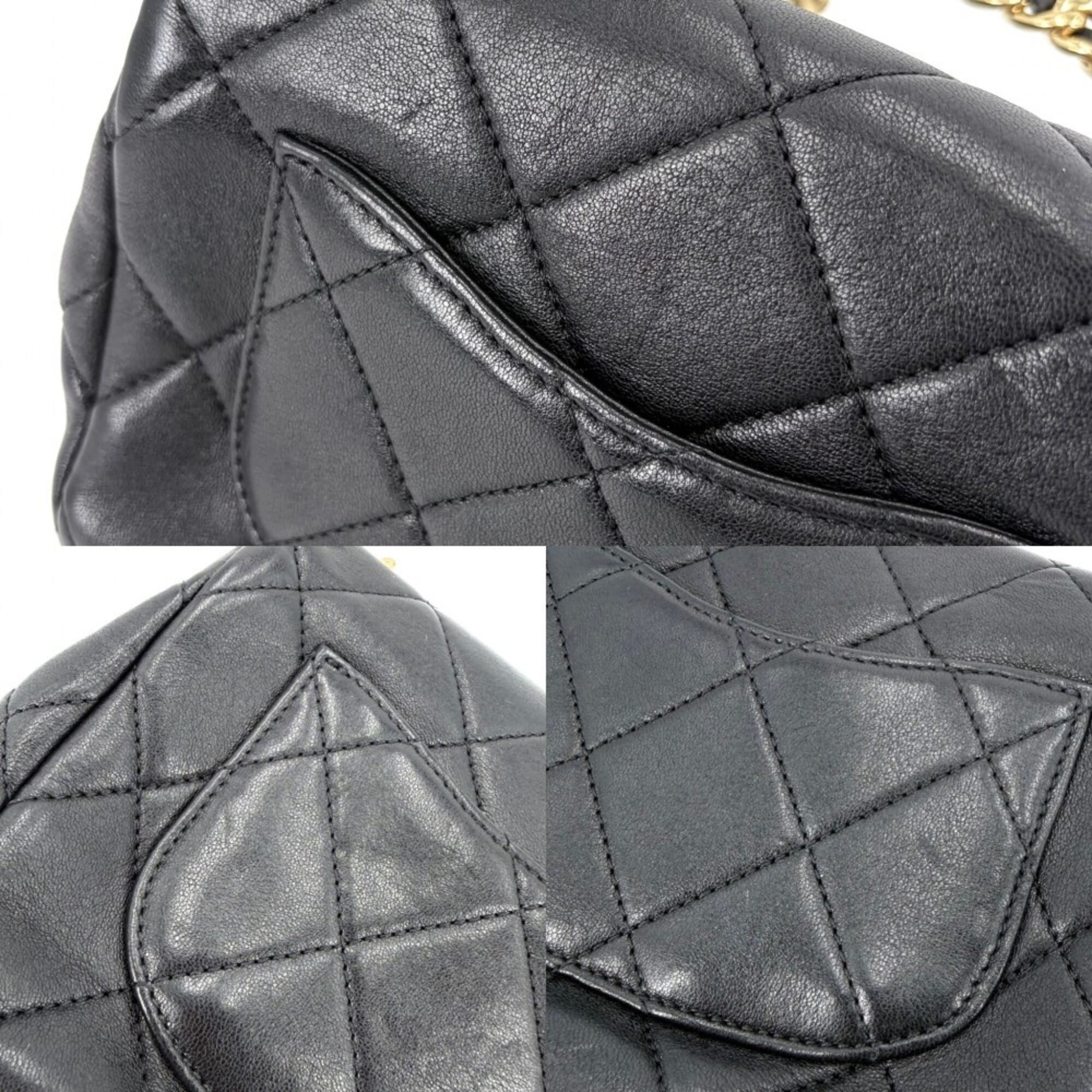 Chanel Black White Leather Shoulder Bag (Pre-Owned)