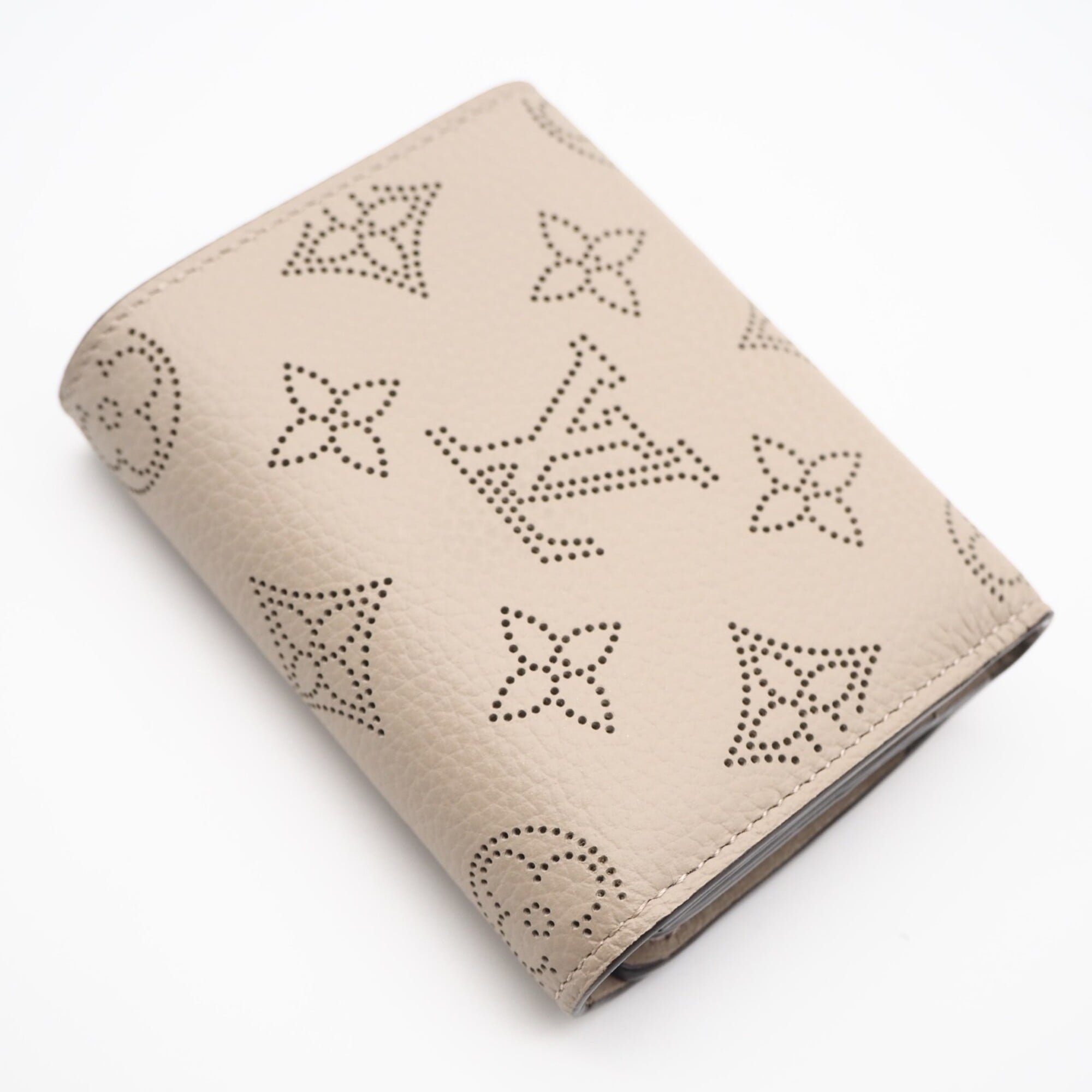 Louis Vuitton Mahina Beige Mahina Leather Wallet (Tri-Fold) (Pre-Owned)