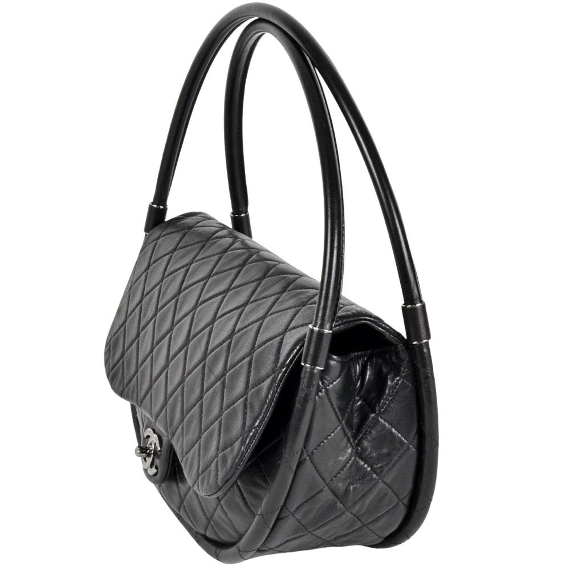 Chanel Black Leather Handbag (Pre-Owned)