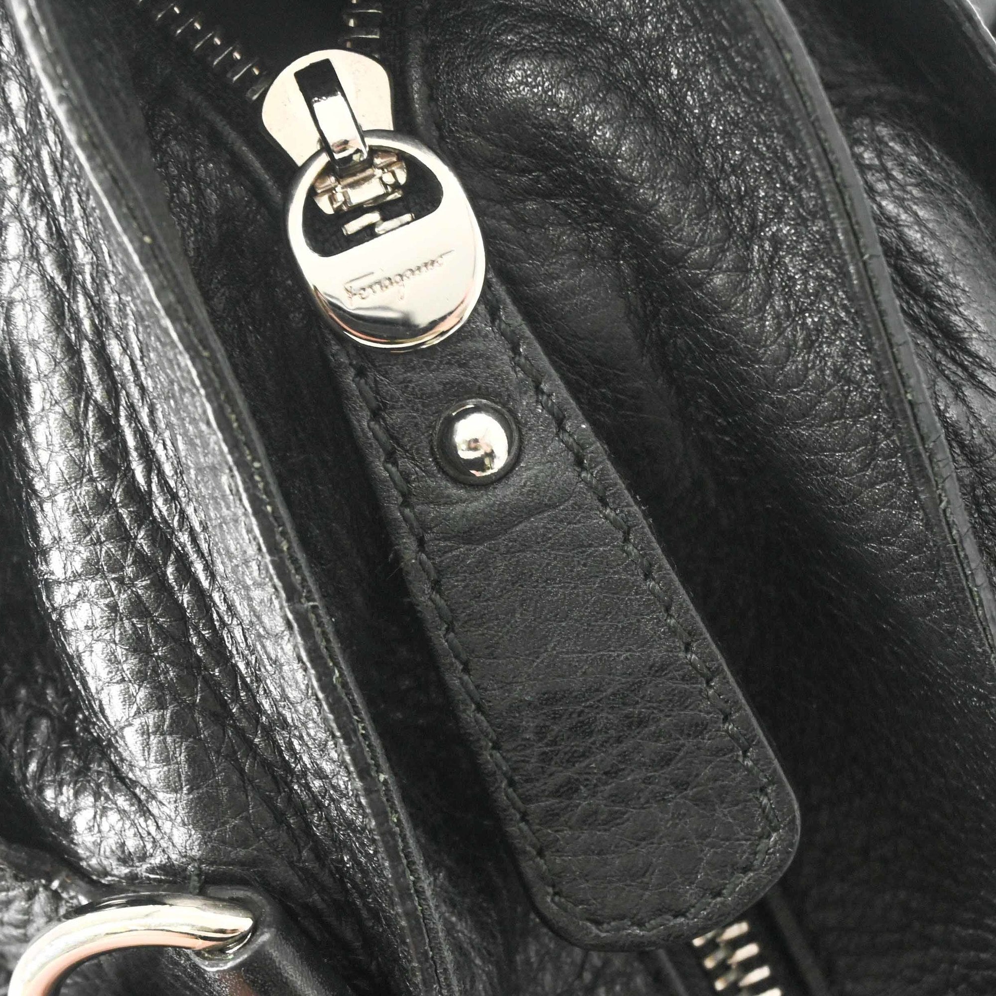 Salvatore Ferragamo Black Leather Handbag (Pre-Owned)