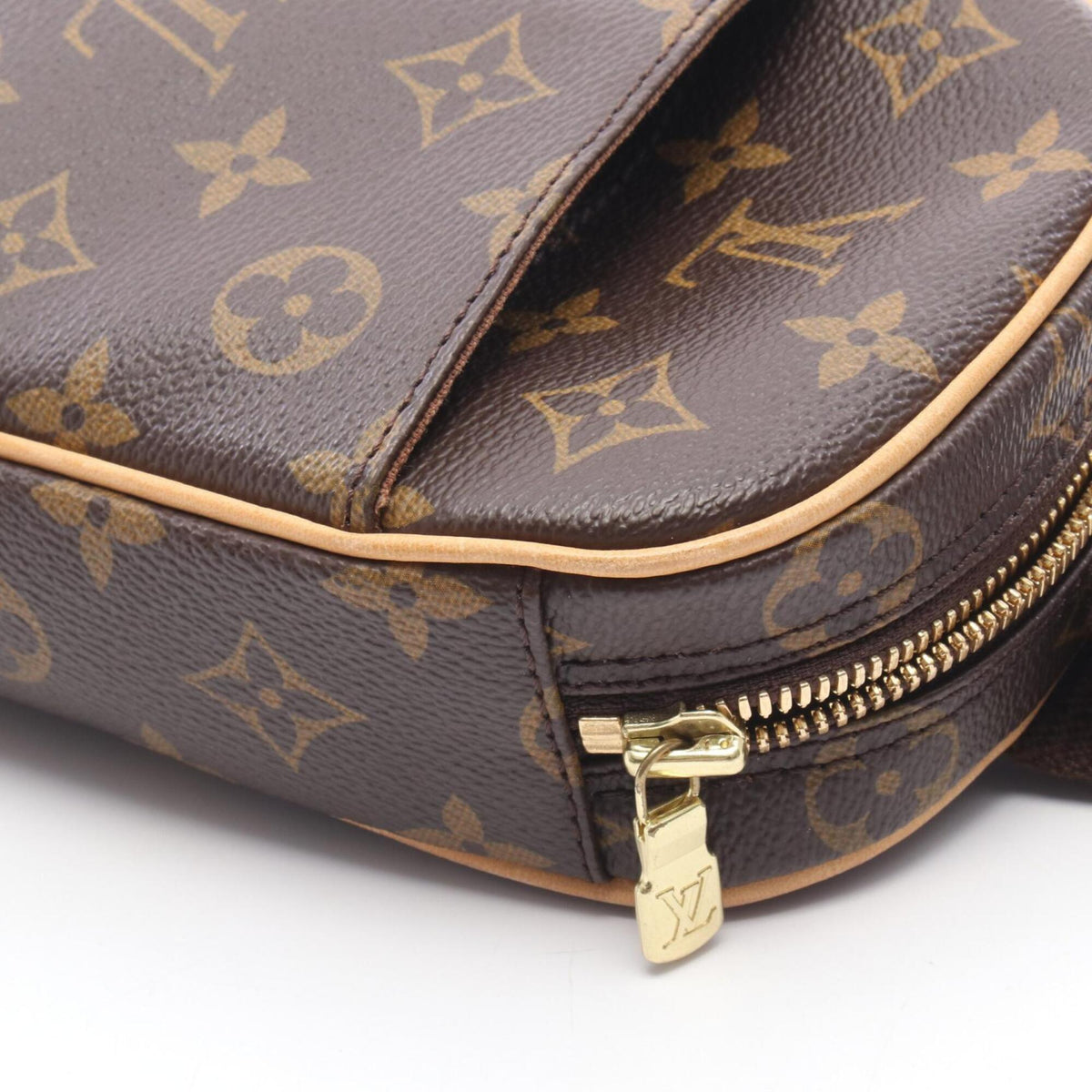 Louis Vuitton Brown Coated Canvas Leather Fanny Pack Handbag (Pre-Owned)