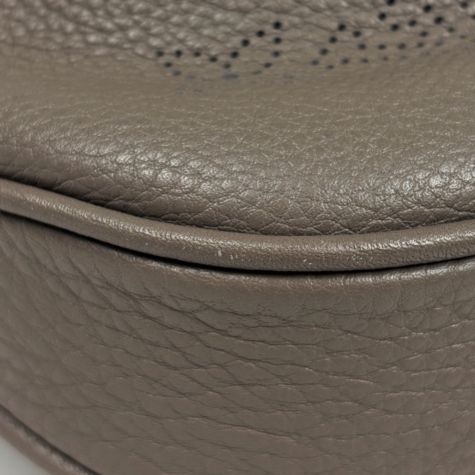Louis Vuitton Mahina Taupe Mahina Leather Handbag (Pre-Owned)