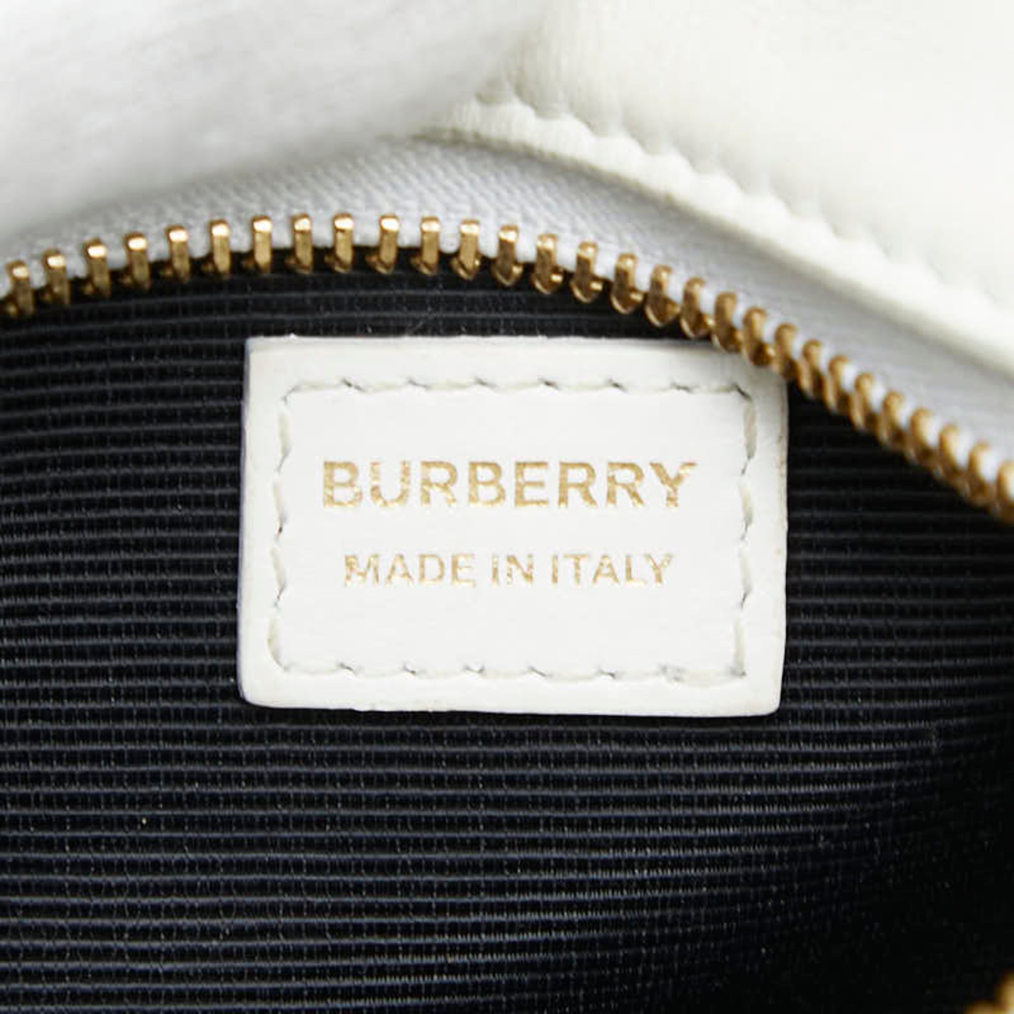 Burberry White Pochette Shoulder Bag (Pre-Owned)