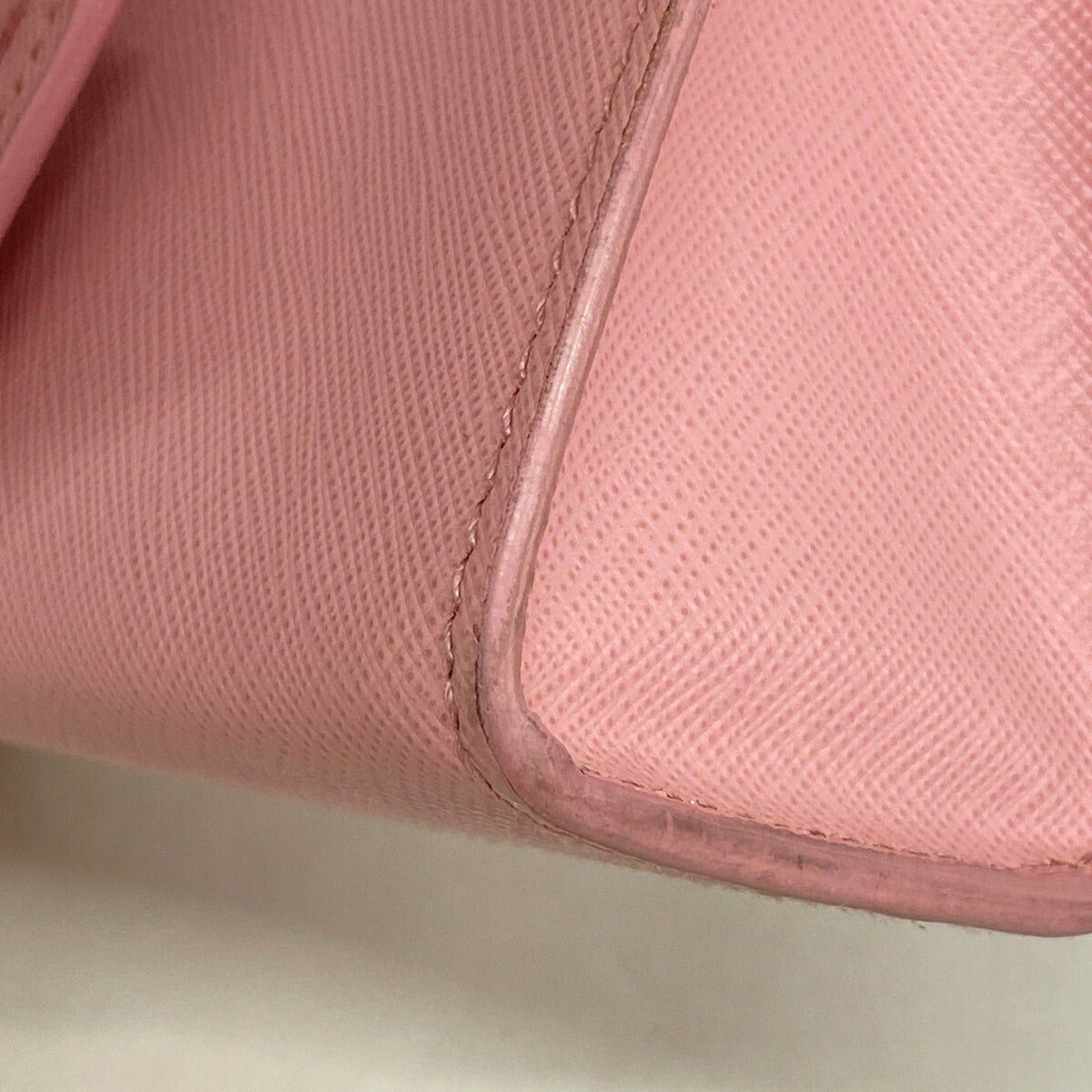 Prada Pink Leather Handbag (Pre-Owned)