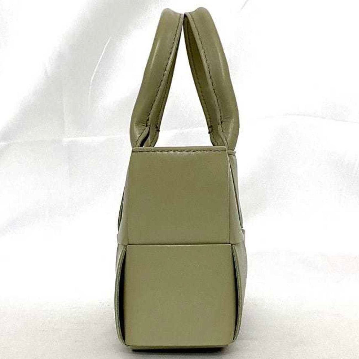 Bottega Veneta Light Green Leather Handbag Shoulder Bag (Pre-Owned)