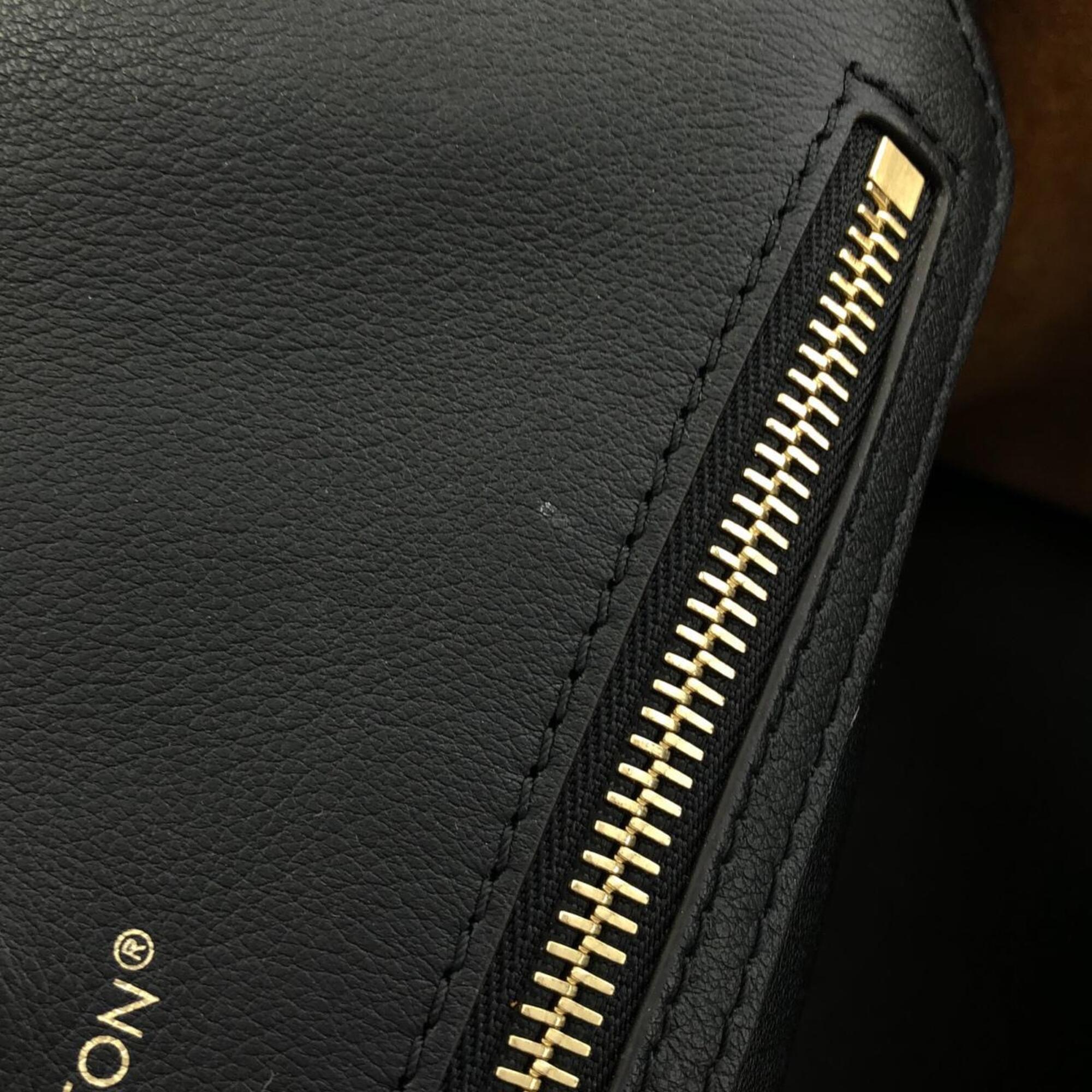 Louis Vuitton Black Leather Pouch Shoulder Bag (Pre-Owned)