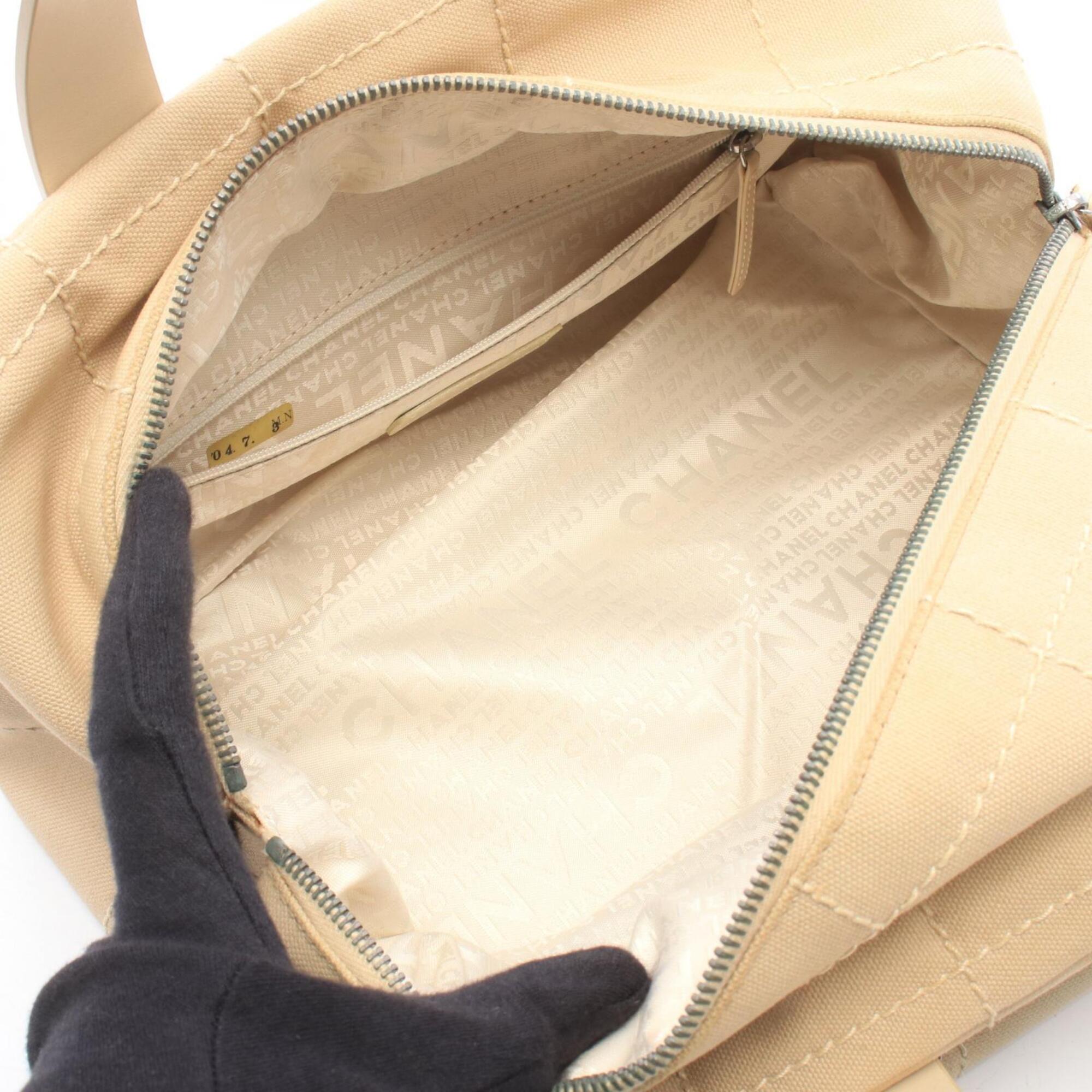 Chanel Chocolate Bar Beige Canvas Leather Handbag (Pre-Owned)