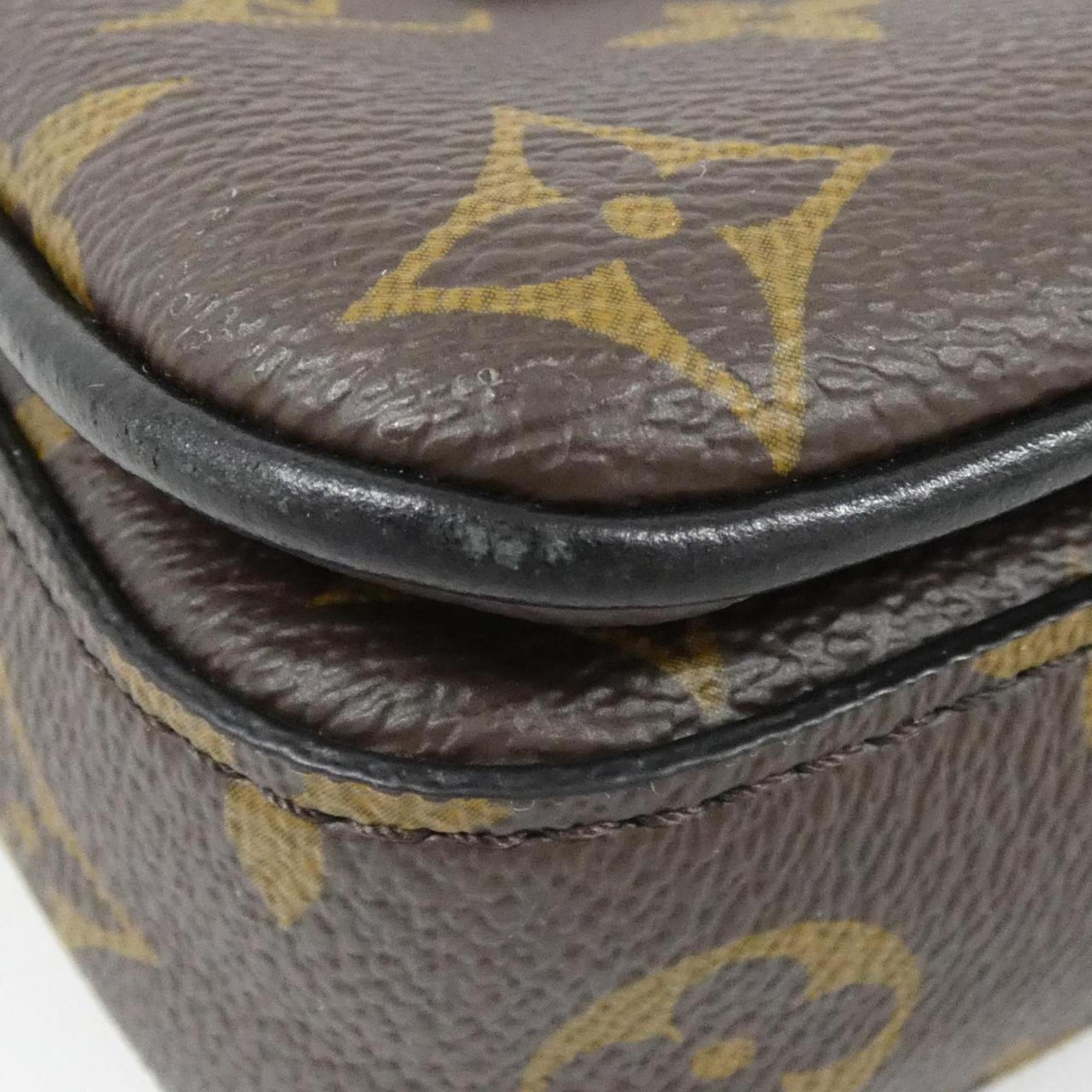 Louis Vuitton Brown Coated Canvas Shoulder Bag (Pre-Owned)