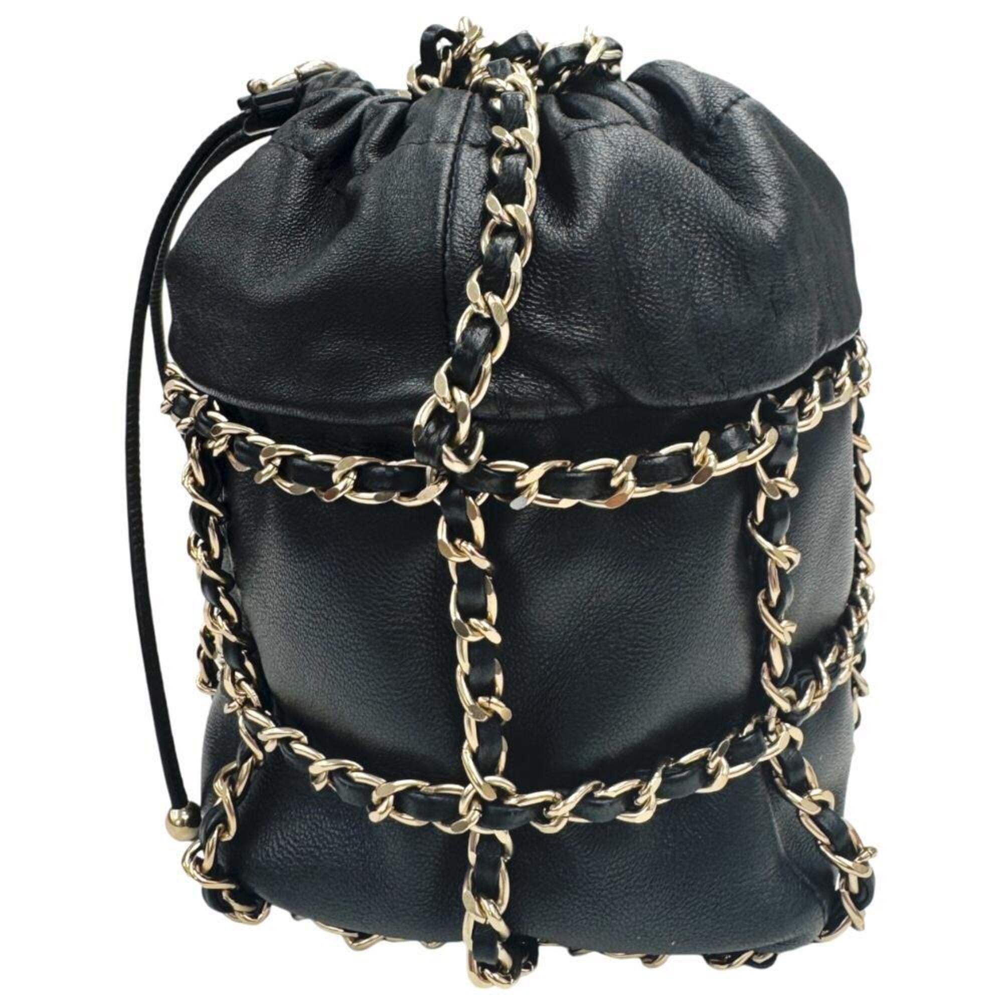 Chanel Black Leather Shoulder Bag (Pre-Owned)