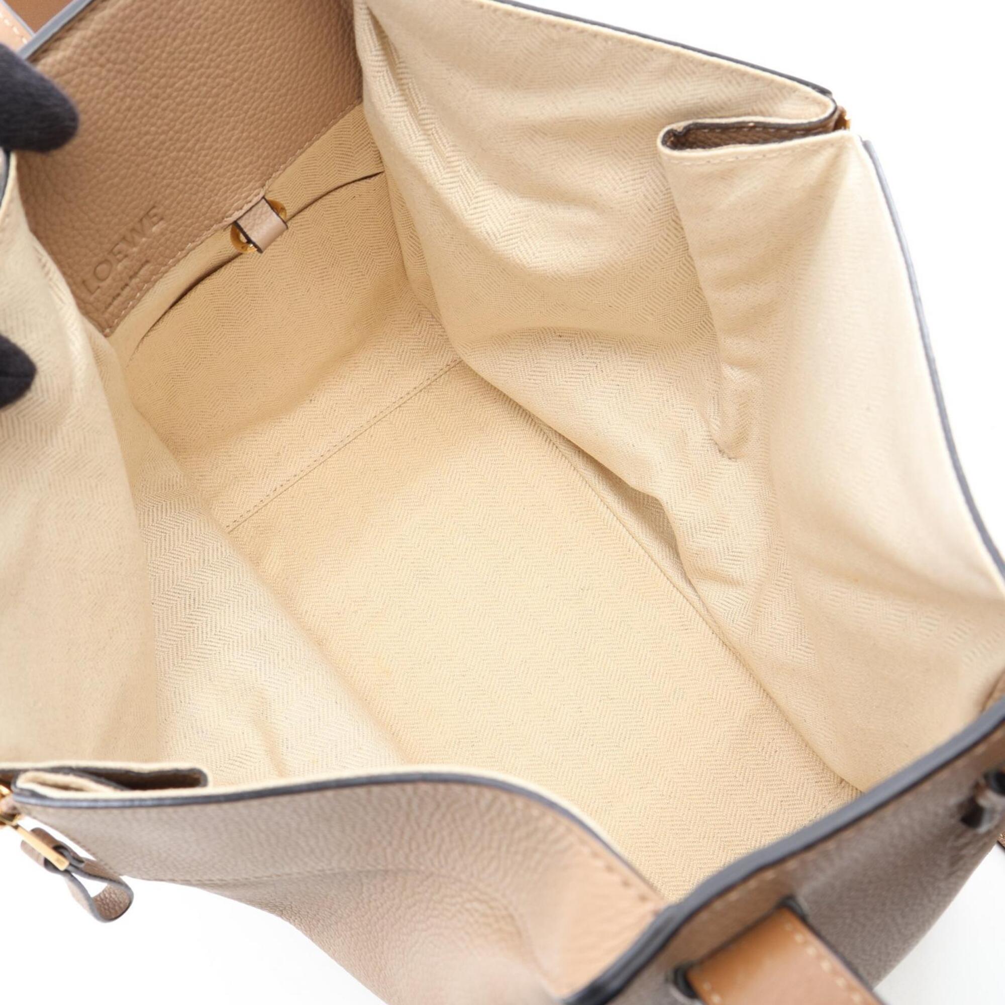 Loewe Beige Leather Handbag (Pre-Owned)