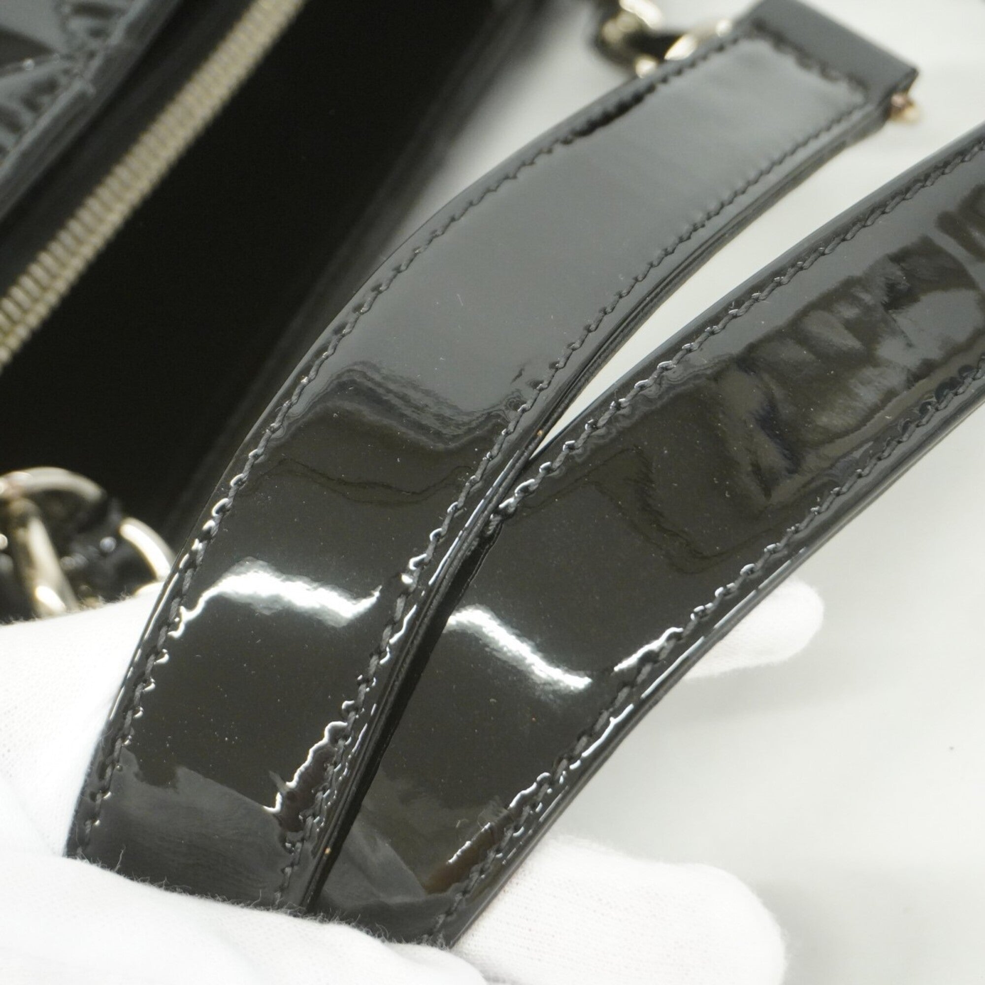 Chanel Black Patent Leather Tote Bag (Pre-Owned)
