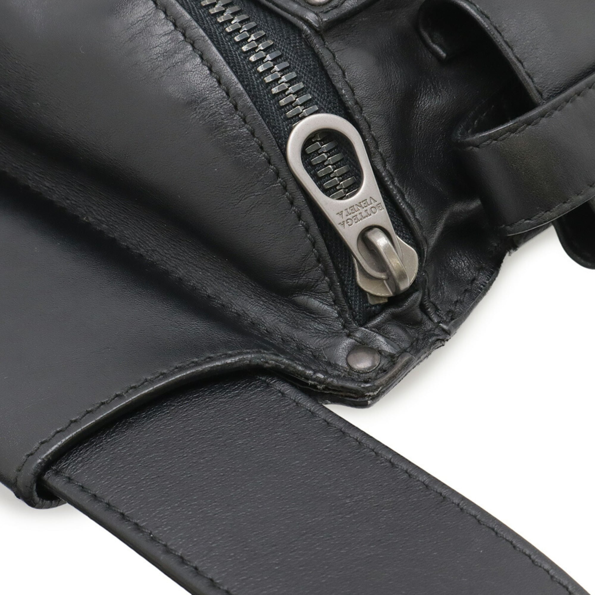 Bottega Veneta Black Leather Fanny Pack Sling Bag (Pre-Owned)