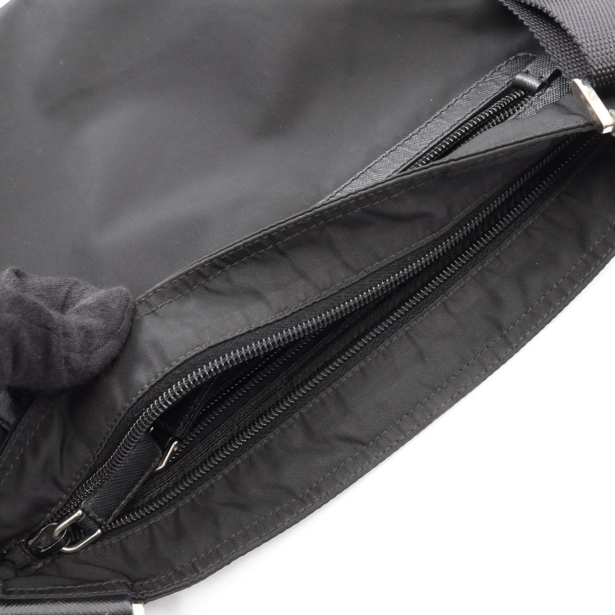Prada Black Nylon Saffiano Triangle Handbag Shoulder Bag (Pre-Owned)