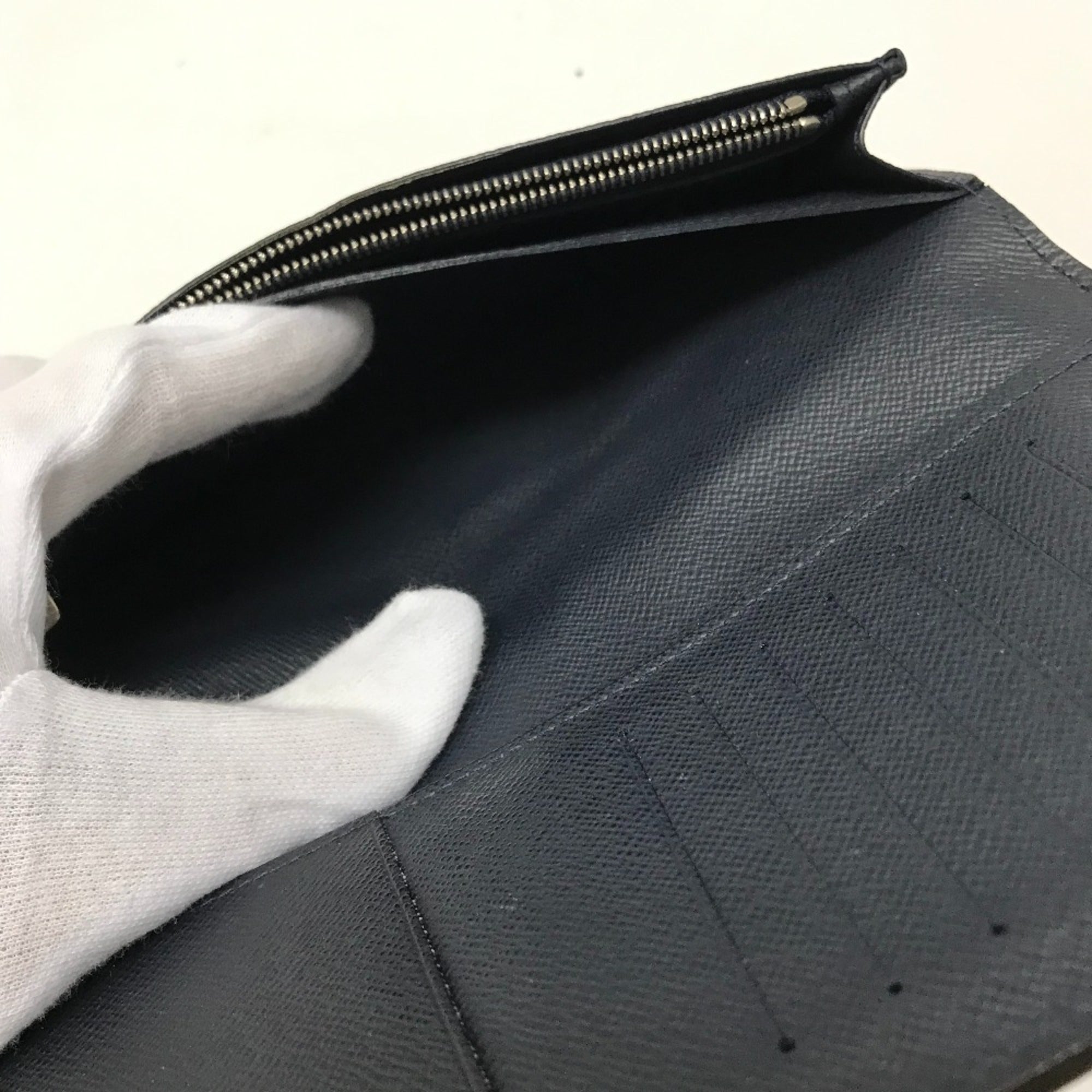 Louis Vuitton Navy Epi Leather Long Wallet (Bi-Fold) (Pre-Owned)