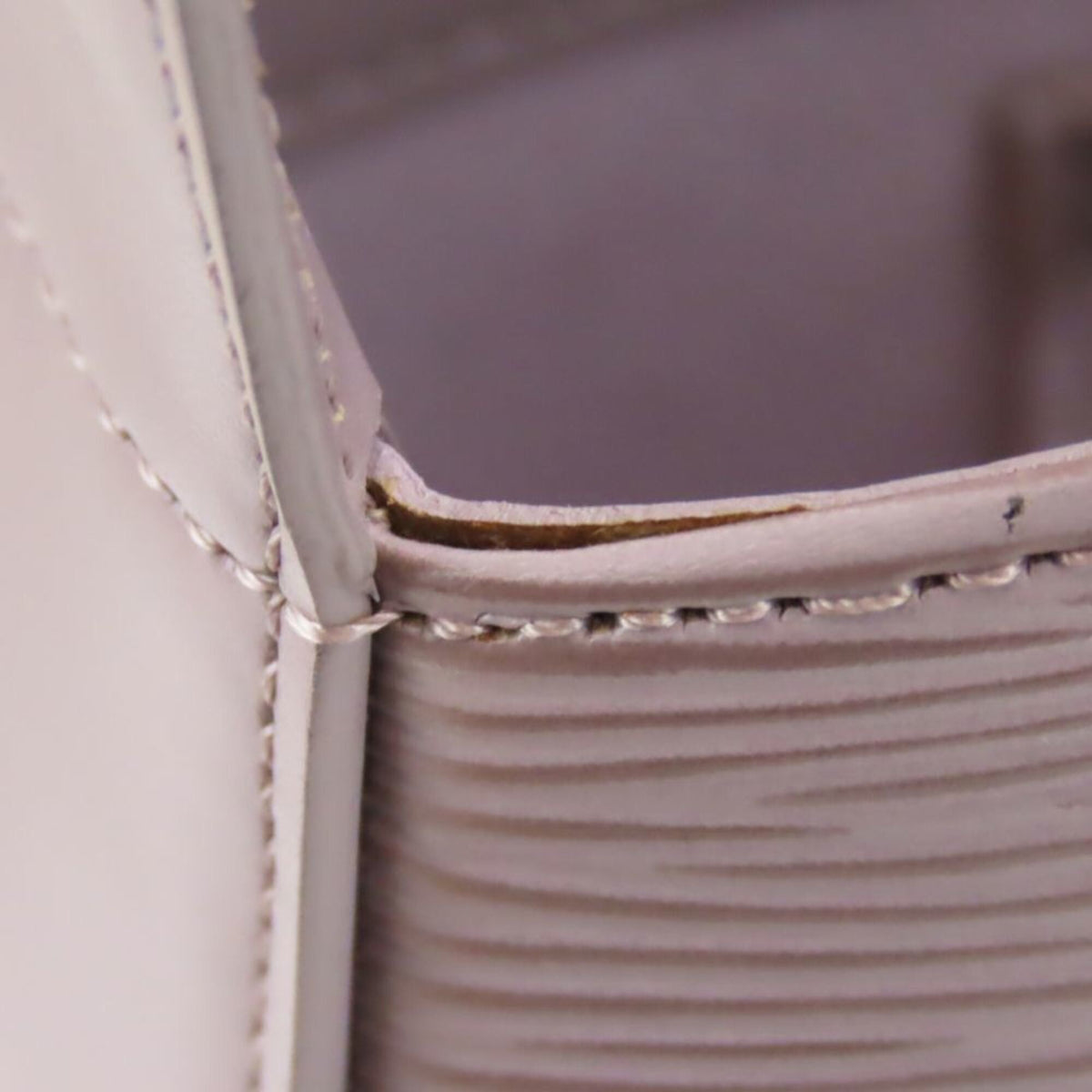 Louis Vuitton Light Purple Epi Leather Shoulder Bag (Pre-Owned)