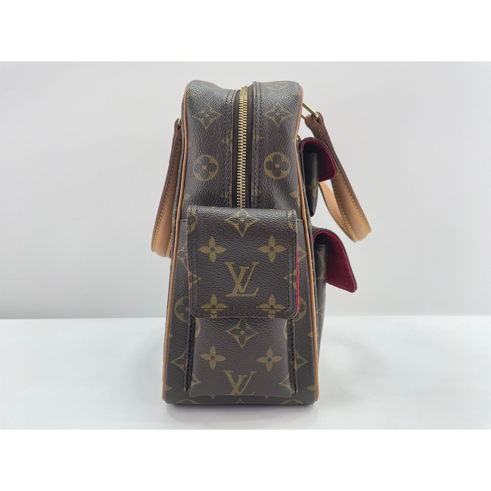Louis Vuitton Brown Handbag (Pre-Owned)