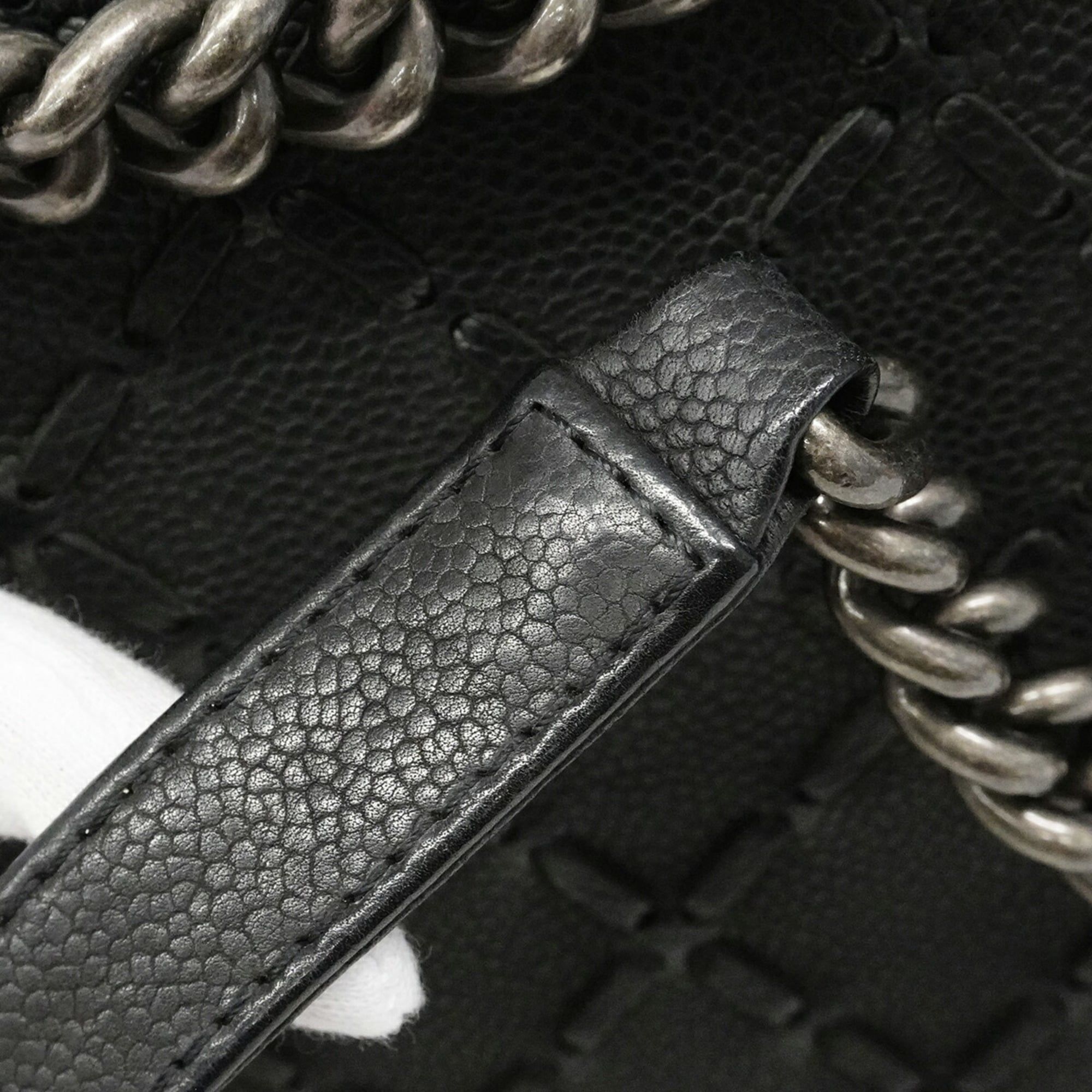 Chanel Black Grained Calfskin Shoulder Bag (Pre-Owned)