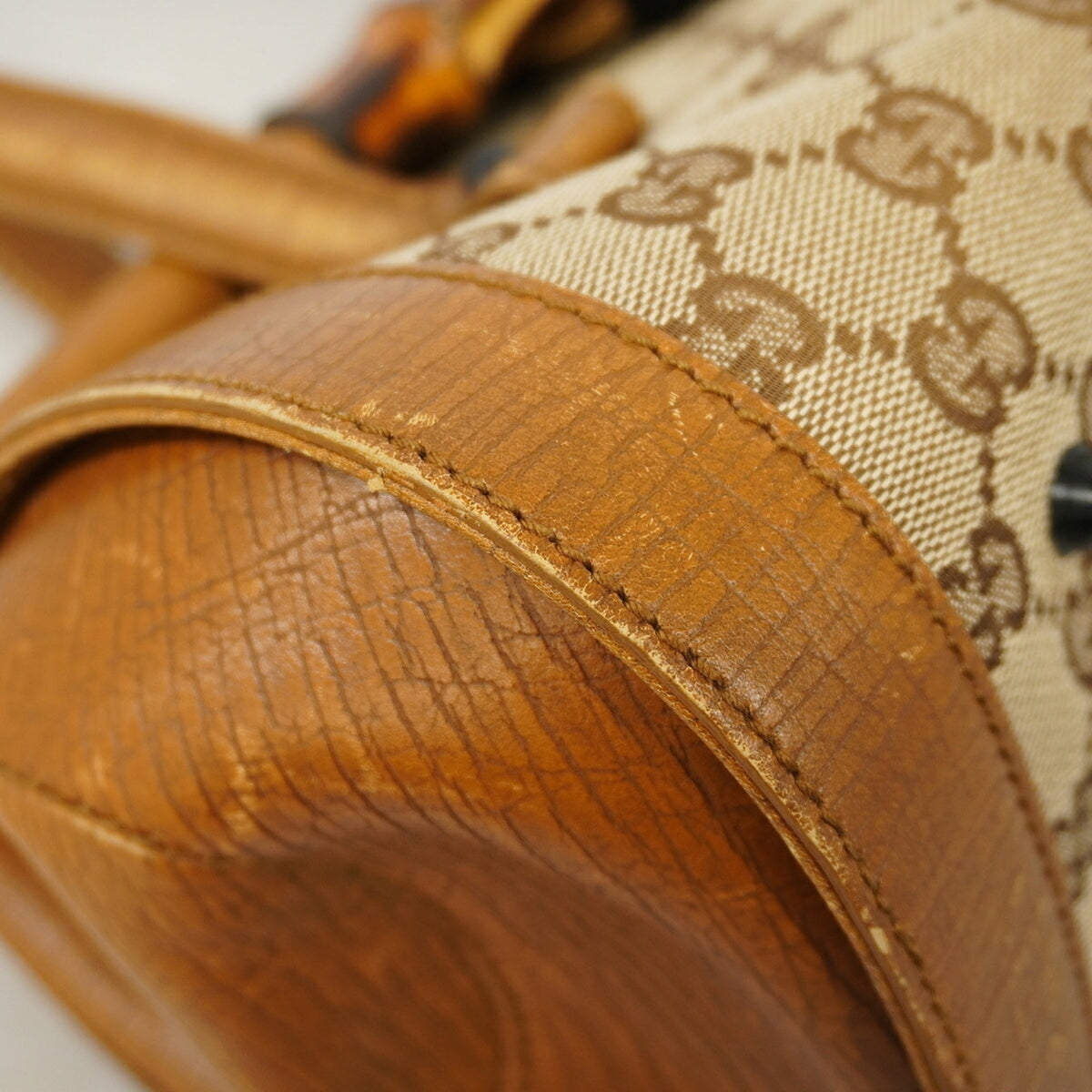 Gucci Beige Canvas Handbag (Pre-Owned)
