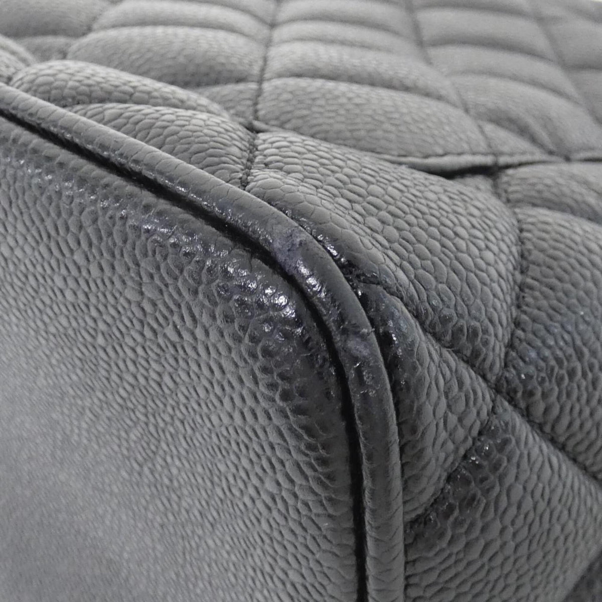 Chanel Black Grained Calfskin Handbag (Pre-Owned)